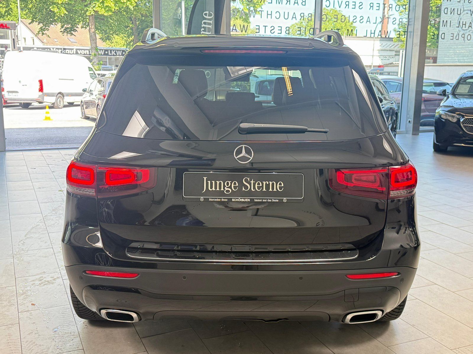 Fahrzeugabbildung Mercedes-Benz GLB 220 d 4Matic AHK+DISTRO+BEAM+360+NIGHT+EASYP