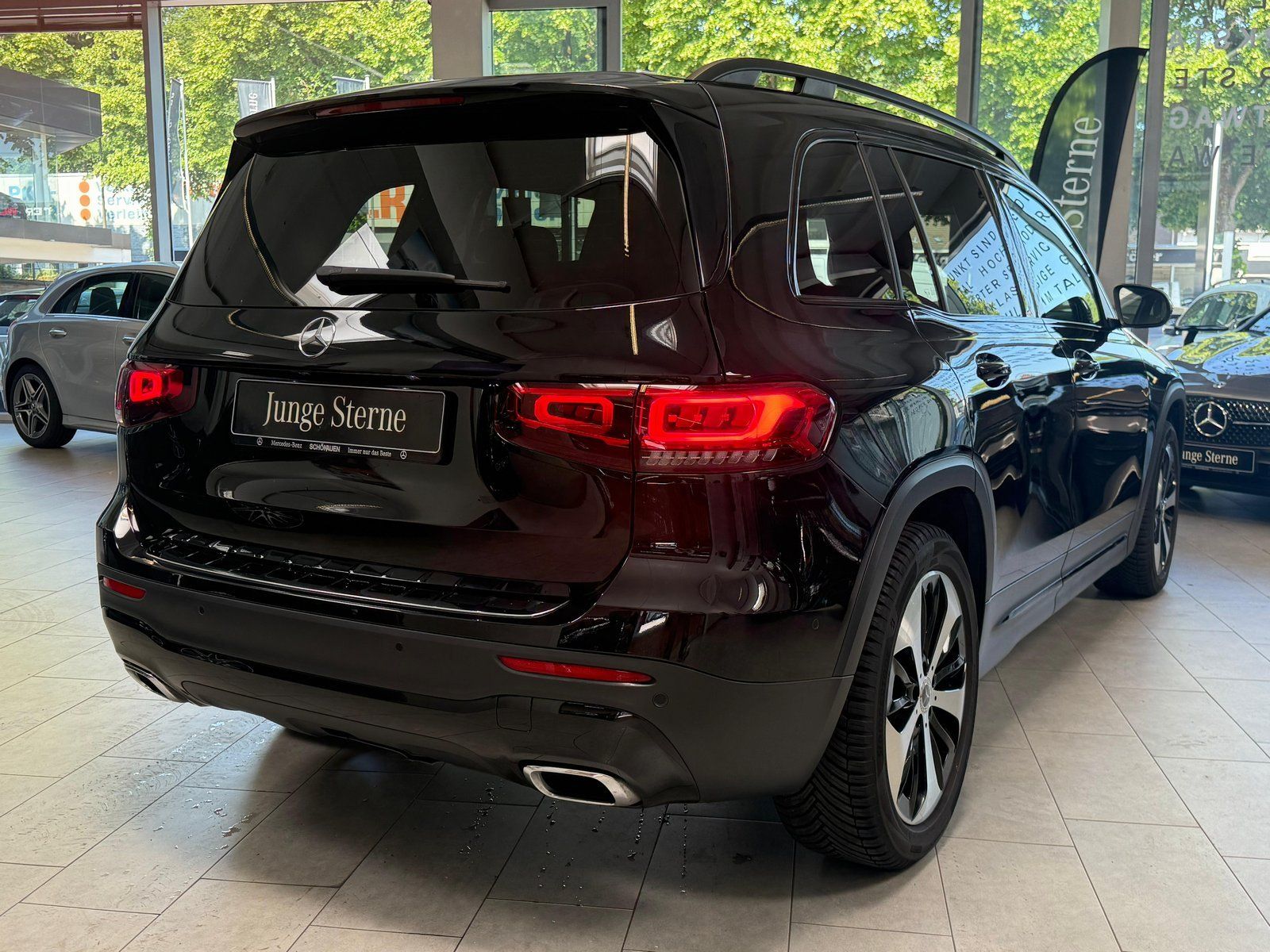 Fahrzeugabbildung Mercedes-Benz GLB 220 d 4Matic AHK+DISTRO+BEAM+360+NIGHT+EASYP