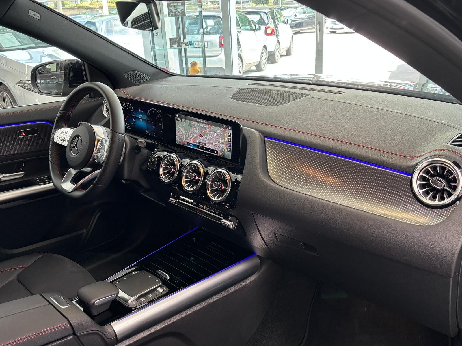 Fahrzeugabbildung Mercedes-Benz EQA 300 4M AMG ADVANCED PAKET+CARPLAY+SHZ+PRIVAC