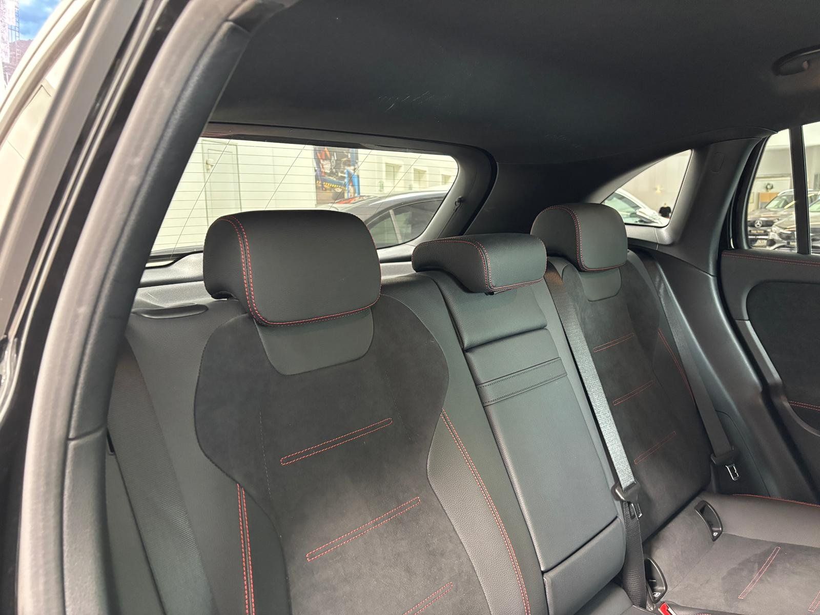 Fahrzeugabbildung Mercedes-Benz EQA 300 4M AMG ADVANCED PAKET+CARPLAY+SHZ+PRIVAC