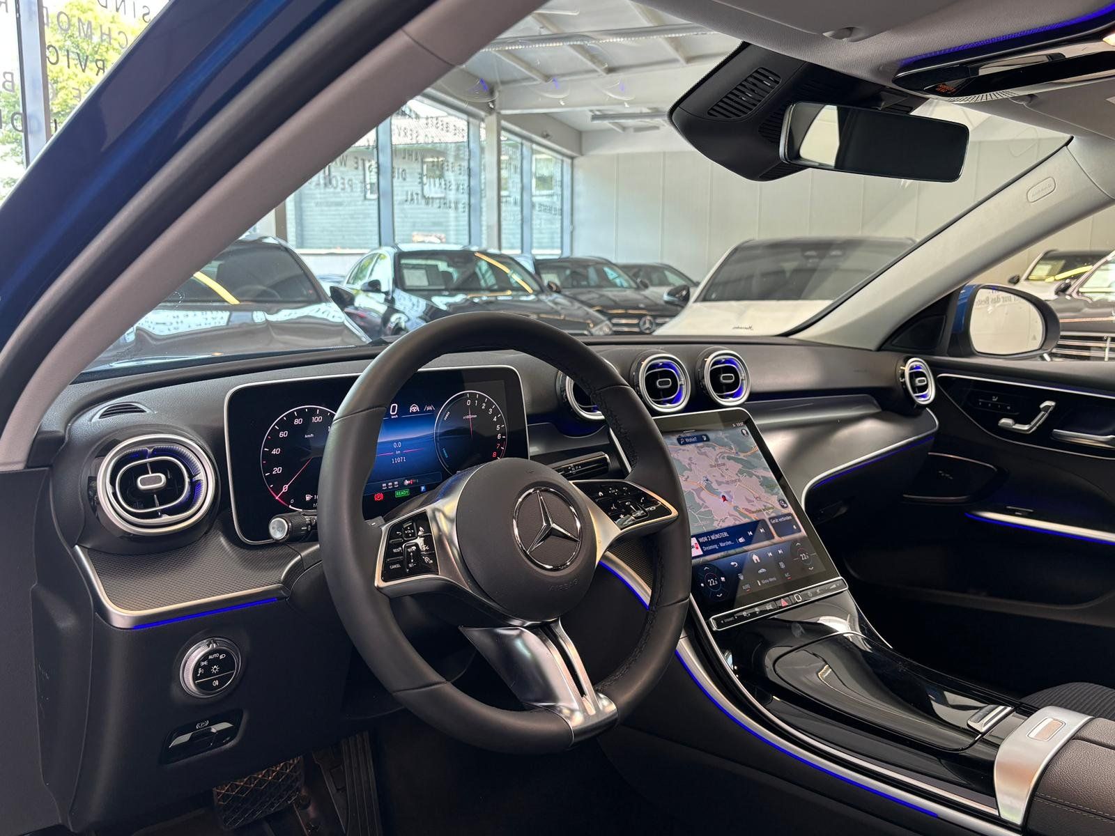 Fahrzeugabbildung Mercedes-Benz C 300 e T DISTR+AHK+PANO+KEYLESS+MEMO+DIGITAL