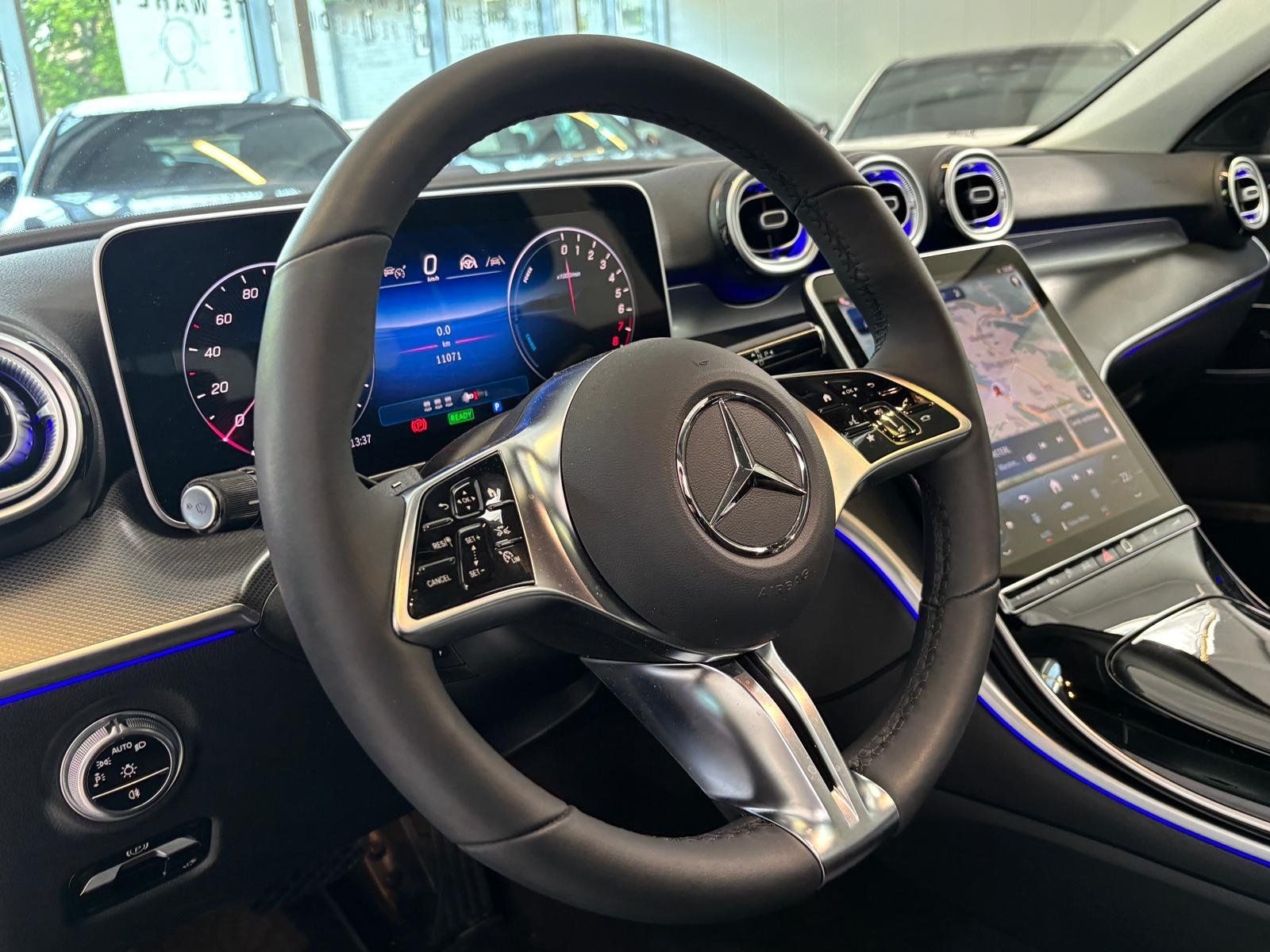 Fahrzeugabbildung Mercedes-Benz C 300 e T DISTR+AHK+PANO+KEYLESS+MEMO+DIGITAL