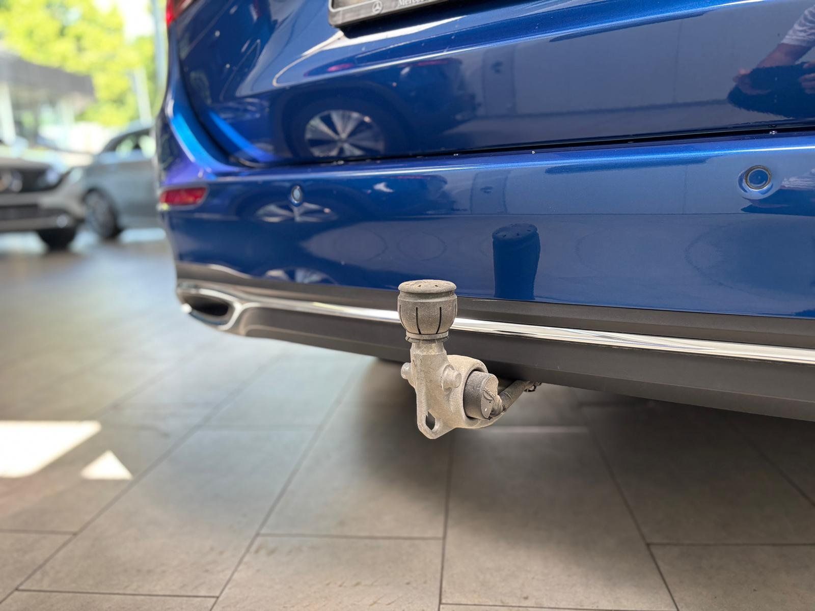 Fahrzeugabbildung Mercedes-Benz C 300 e T DISTR+AHK+PANO+KEYLESS+MEMO+DIGITAL