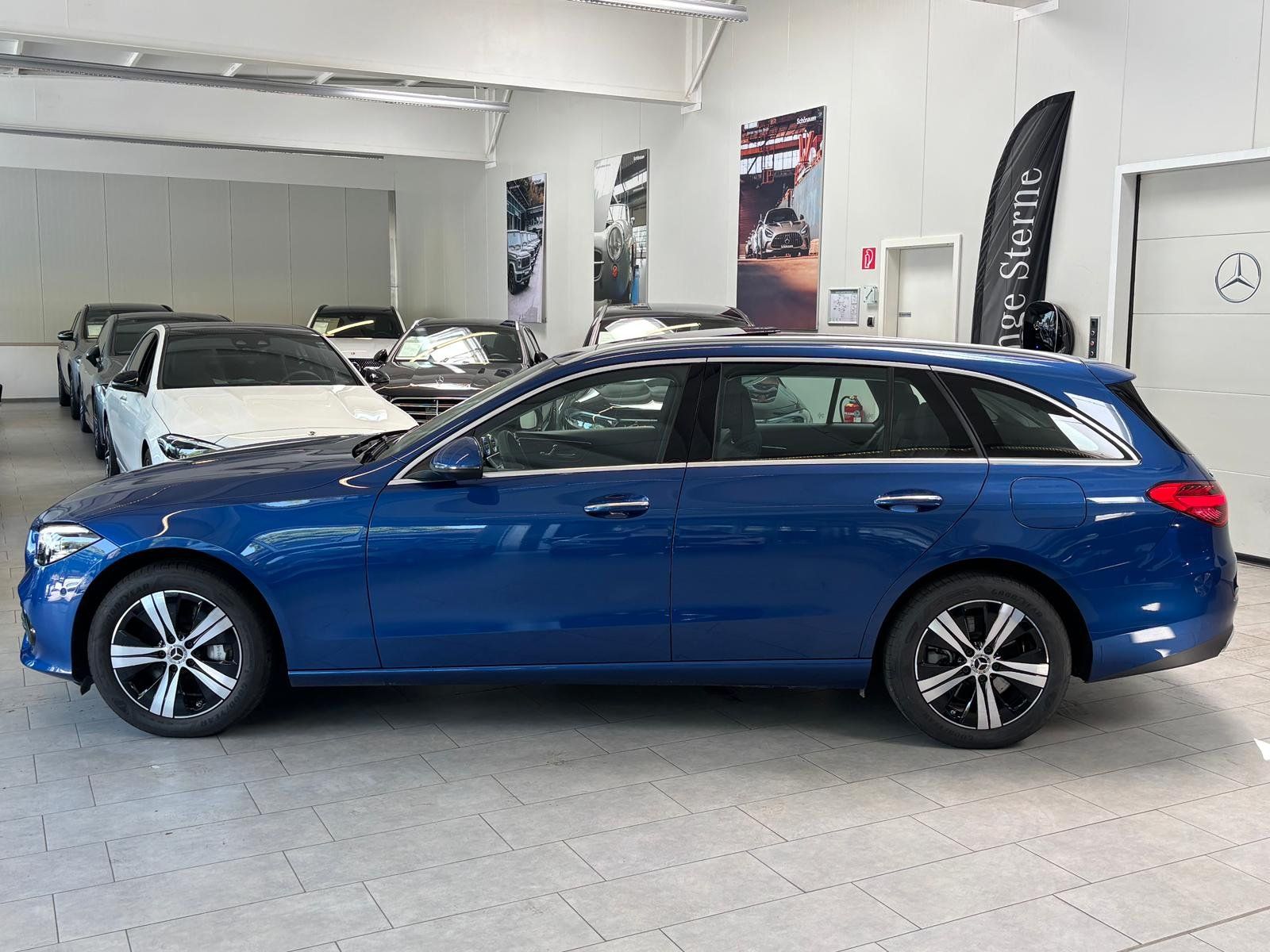 Fahrzeugabbildung Mercedes-Benz C 300 e T DISTR+AHK+PANO+KEYLESS+MEMO+DIGITAL