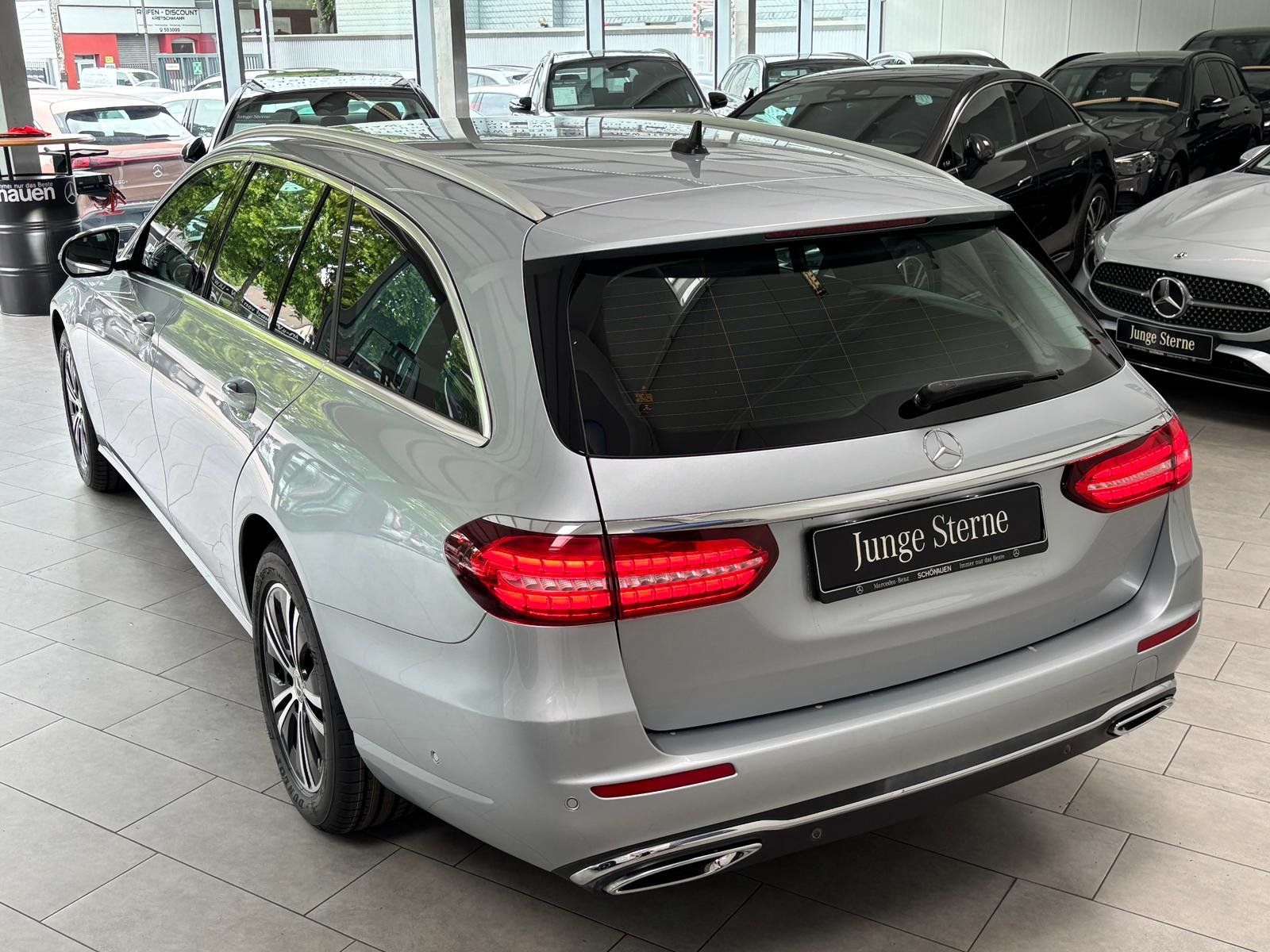 Fahrzeugabbildung Mercedes-Benz E 220 d T MBUX+LED+KMAERA+SPUR+CARPLAY+EASYPACK