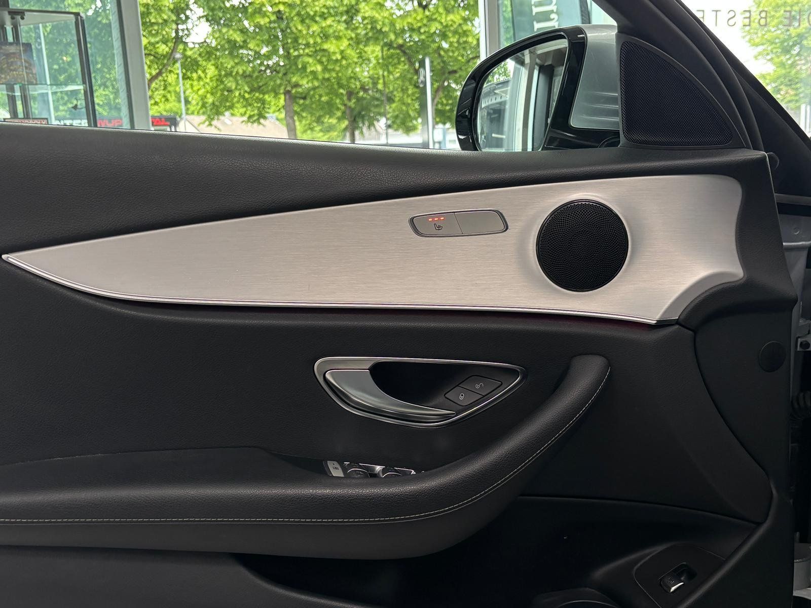 Fahrzeugabbildung Mercedes-Benz E 220 d T MBUX+LED+KMAERA+SPUR+CARPLAY+EASYPACK