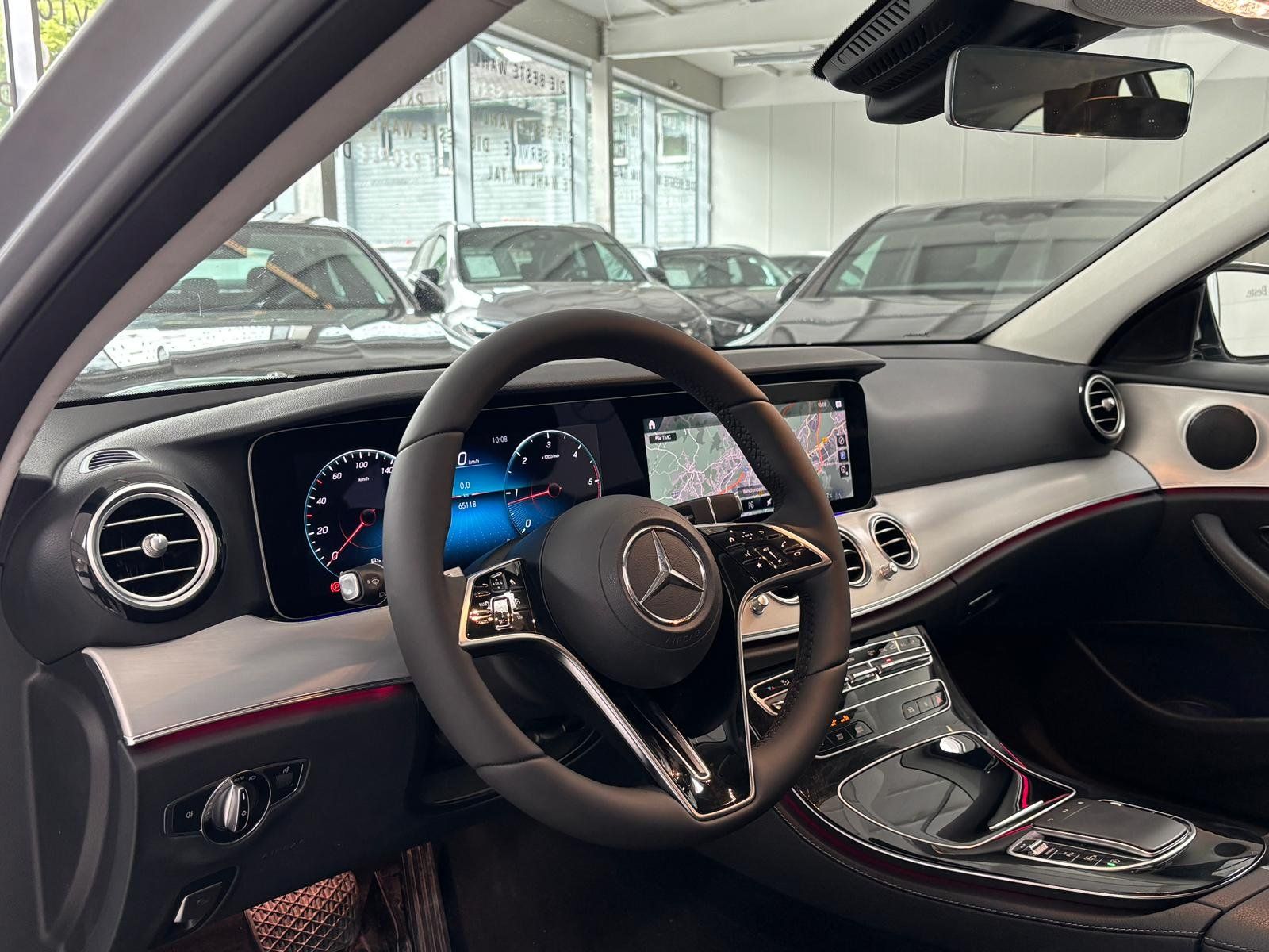 Fahrzeugabbildung Mercedes-Benz E 220 d T MBUX+LED+KMAERA+SPUR+CARPLAY+EASYPACK