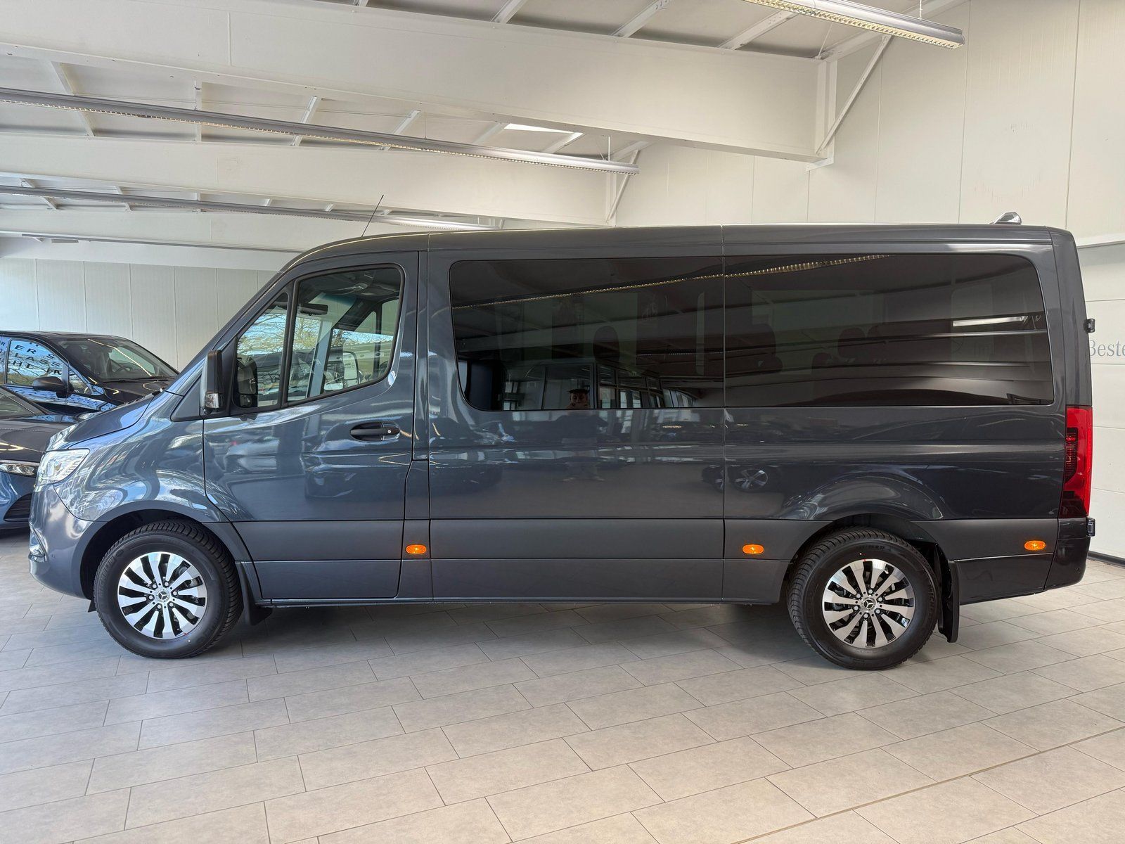 Fahrzeugabbildung Mercedes-Benz Sprinter 319 TOURER SELECT UPE119.279€ LUFTFEDER