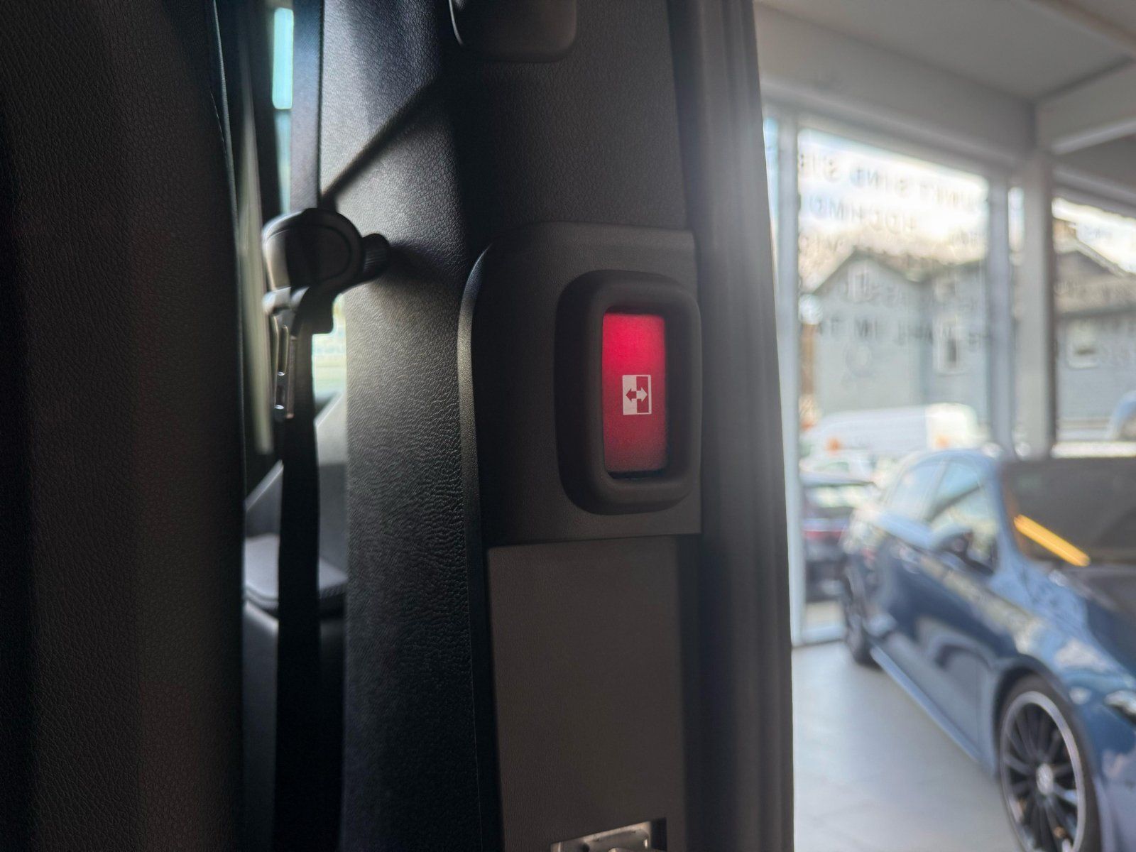 Fahrzeugabbildung Mercedes-Benz Sprinter 319 TOURER SELECT UPE119.279€ LUFTFEDER