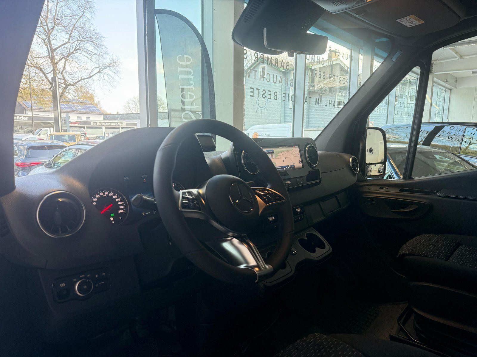 Fahrzeugabbildung Mercedes-Benz Sprinter 319 TOURER SELECT UPE119.279€ LUFTFEDER
