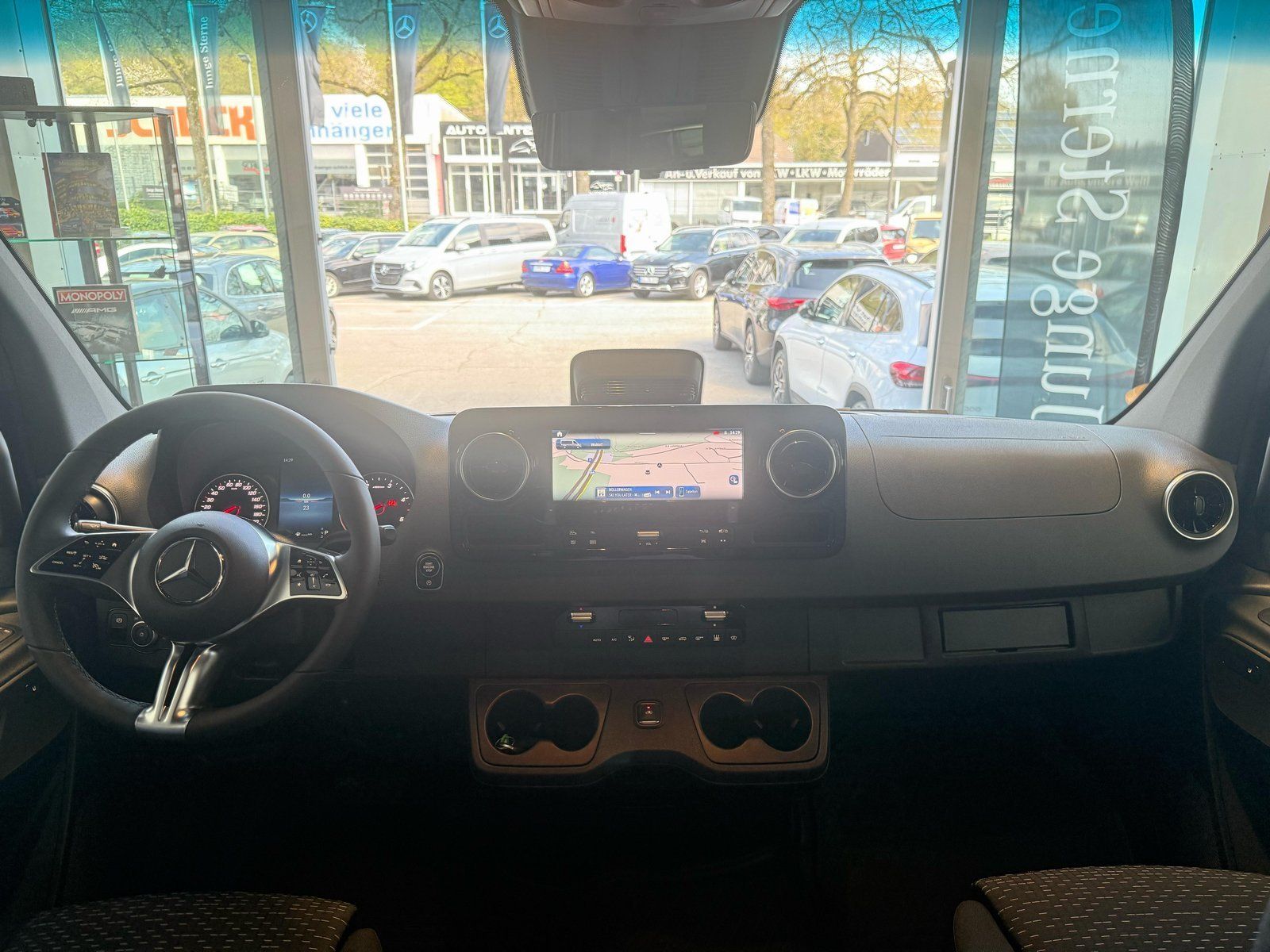 Fahrzeugabbildung Mercedes-Benz Sprinter 319 TOURER SELECT UPE119.279€ LUFTFEDER