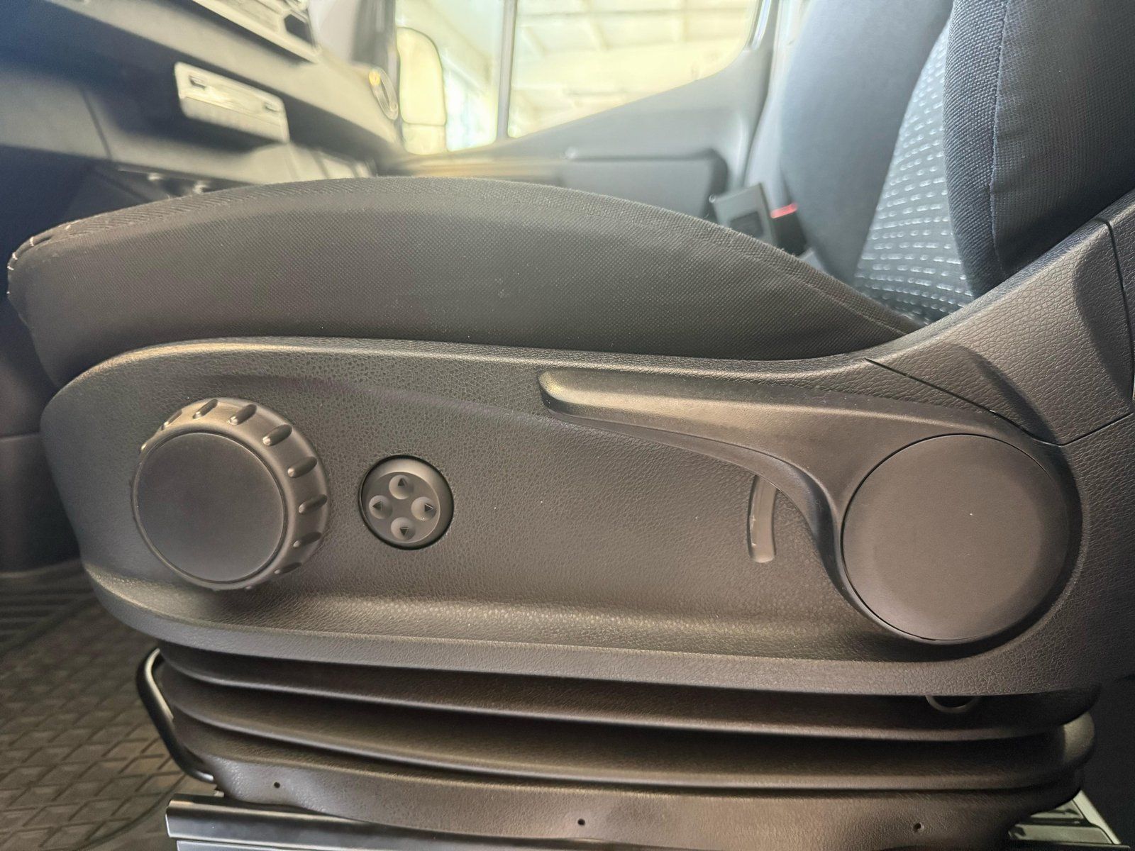 Fahrzeugabbildung Mercedes-Benz Sprinter 319 TOURER SELECT UPE119.279€ LUFTFEDER