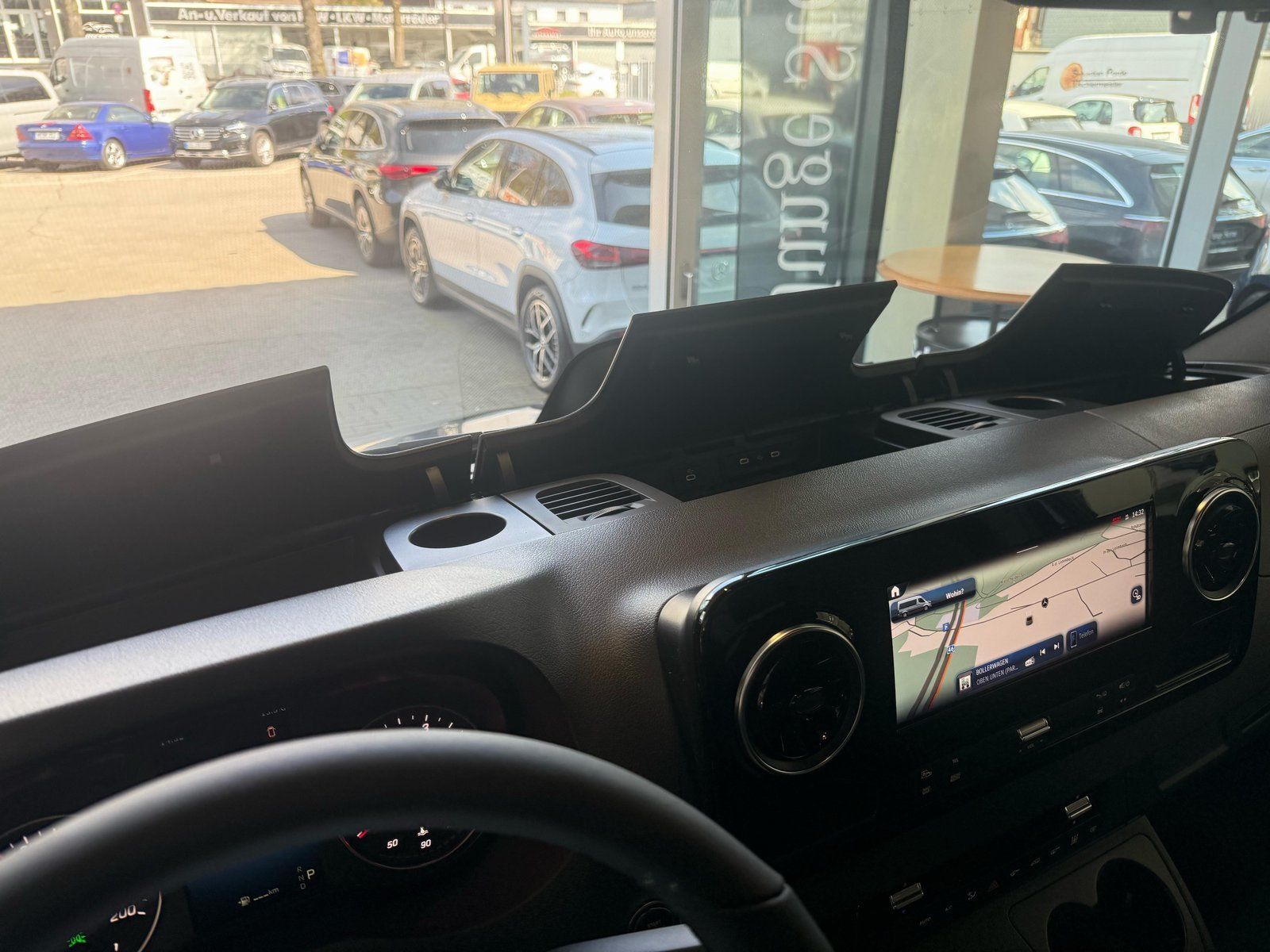 Fahrzeugabbildung Mercedes-Benz Sprinter 319 TOURER SELECT UPE119.279€ LUFTFEDER