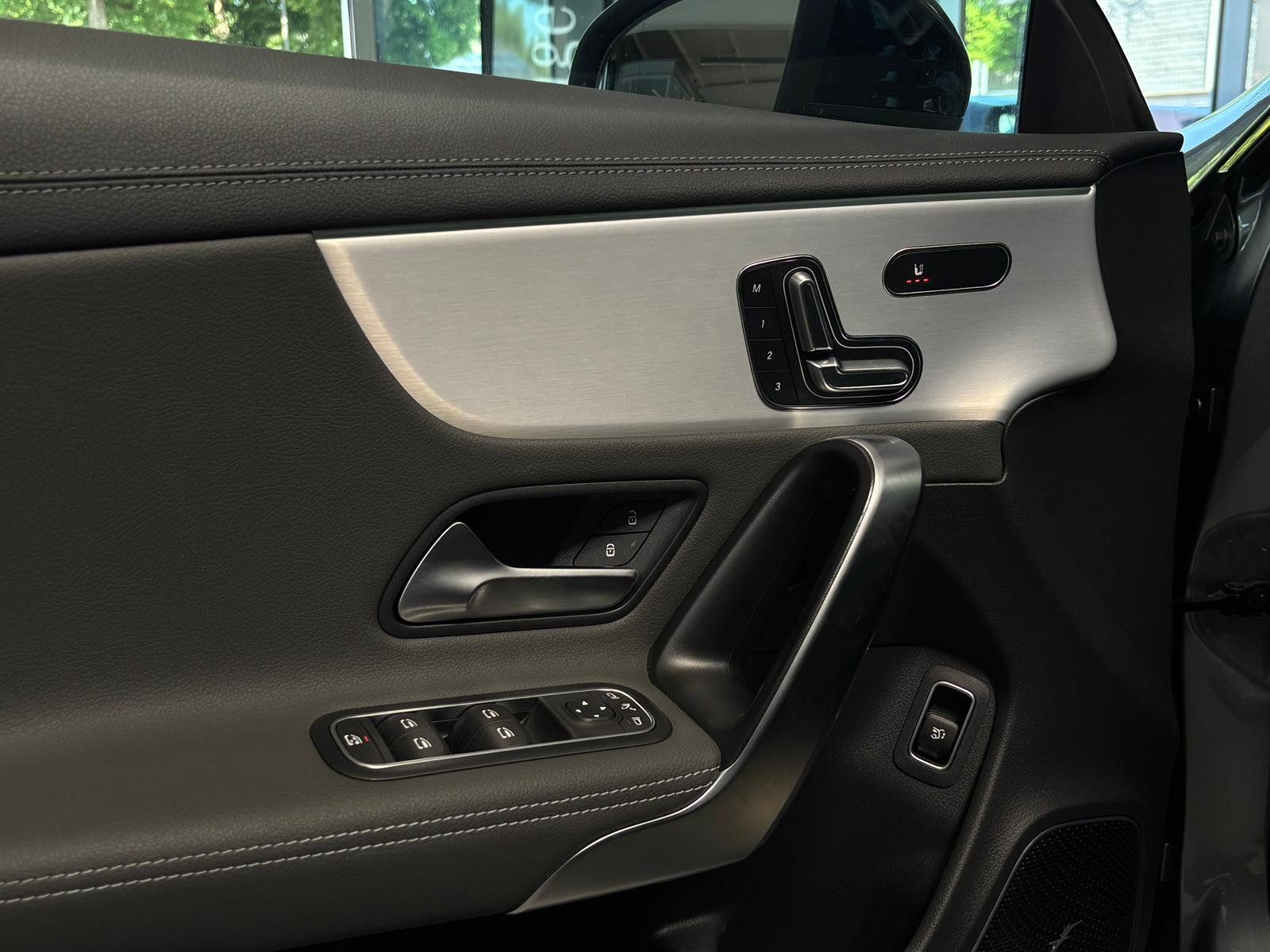 Fahrzeugabbildung Mercedes-Benz CLA 200 SB AMG PANO+DIST+LEDER+BURM+MEMO+VZ+NIGH