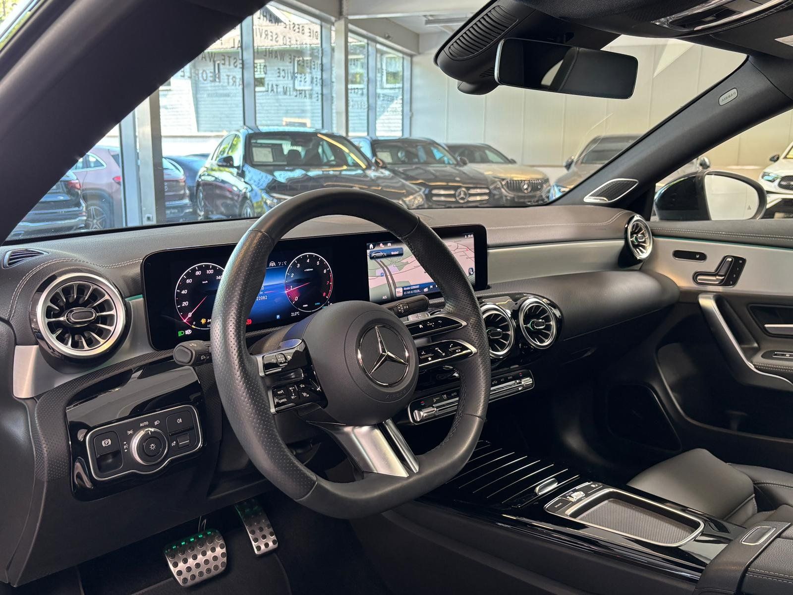 Fahrzeugabbildung Mercedes-Benz CLA 200 SB AMG PANO+DIST+LEDER+BURM+MEMO+VZ+NIGH