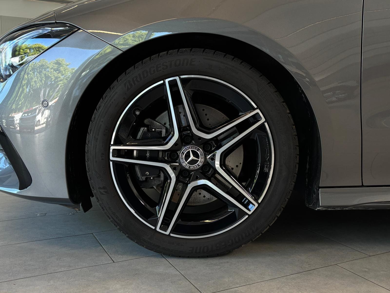 Fahrzeugabbildung Mercedes-Benz CLA 200 SB AMG PANO+DIST+LEDER+BURM+MEMO+VZ+NIGH