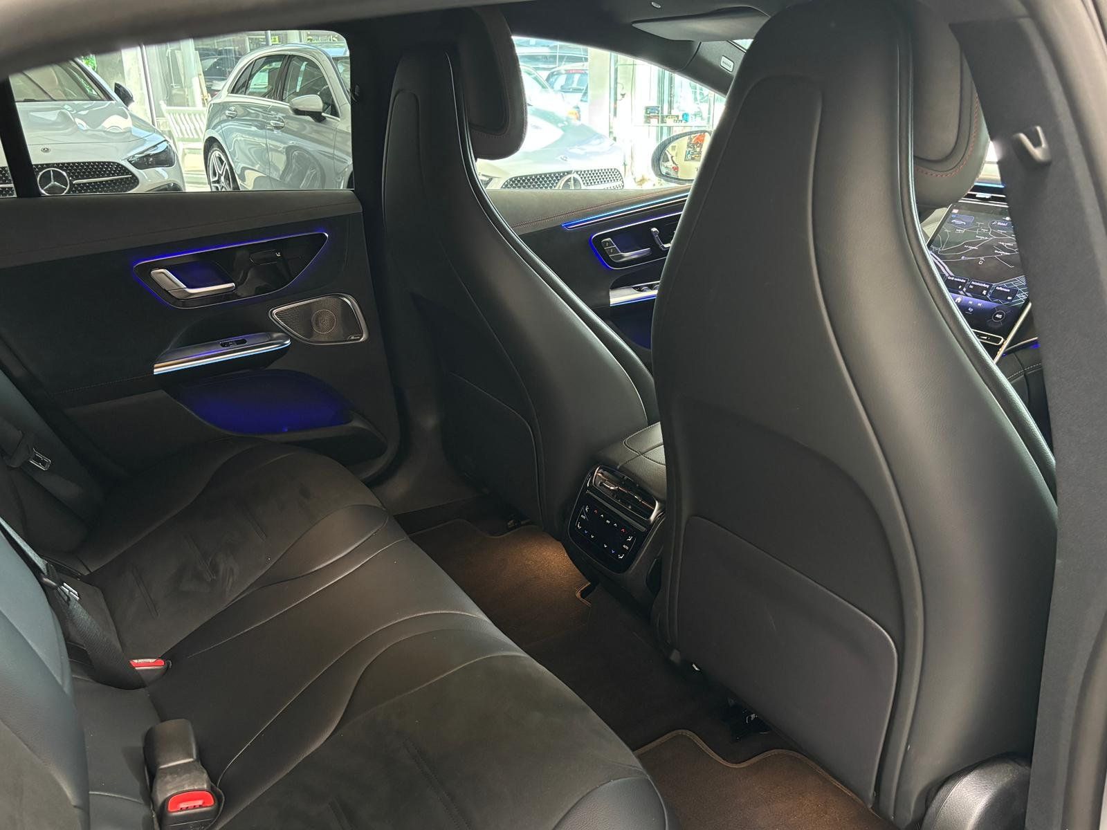 Fahrzeugabbildung Mercedes-Benz EQE 350 AMG PREMIUMPKT+21"+AIRMATIC+AHK+3D+DIGIT