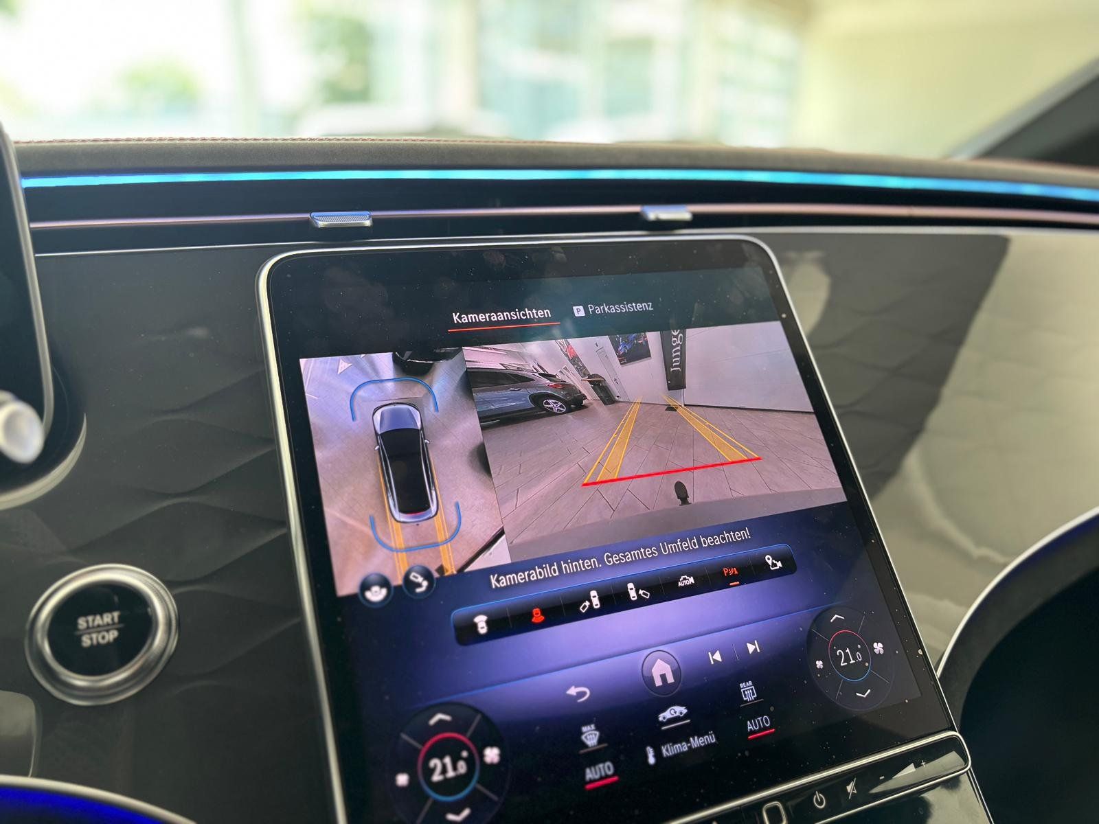 Fahrzeugabbildung Mercedes-Benz EQE 350 AMG PREMIUMPKT+21"+AIRMATIC+AHK+3D+DIGIT