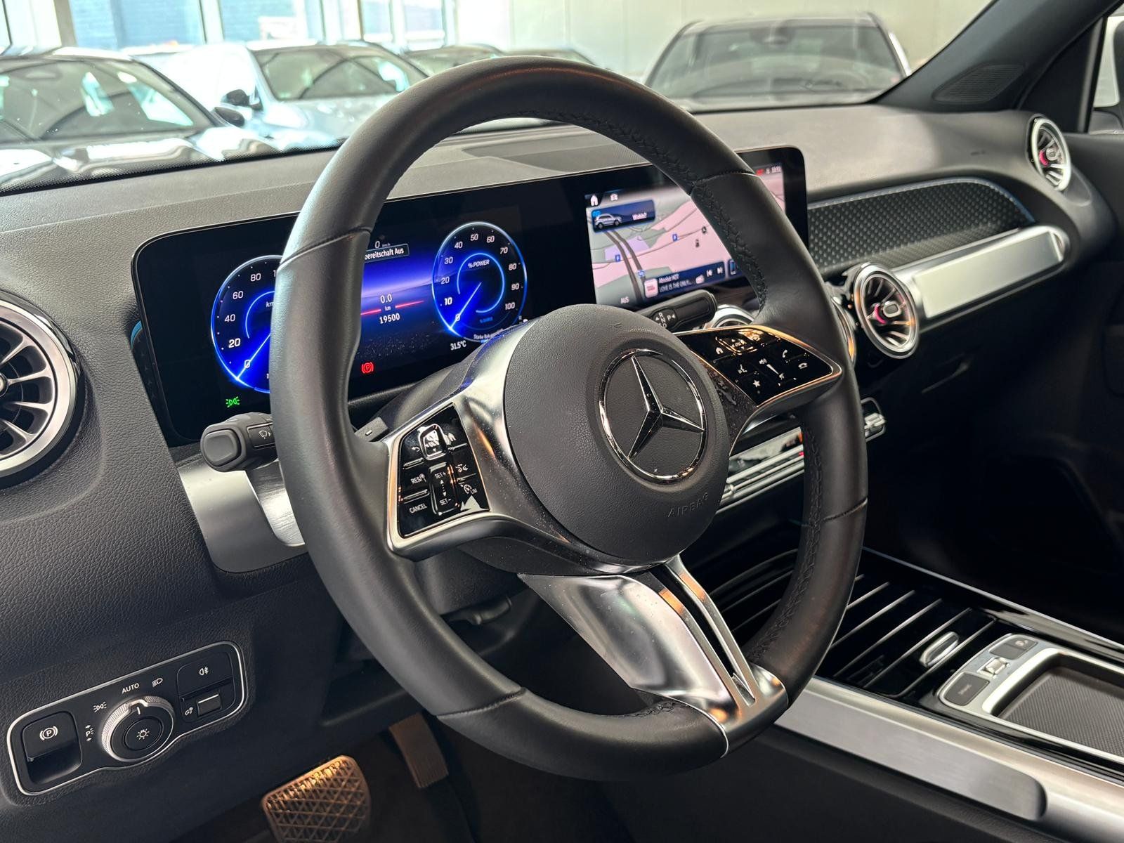 Fahrzeugabbildung Mercedes-Benz EQB 300 4M FACELIFT+ADV.SOUND+CARPLAY+KEYLESS+VZ