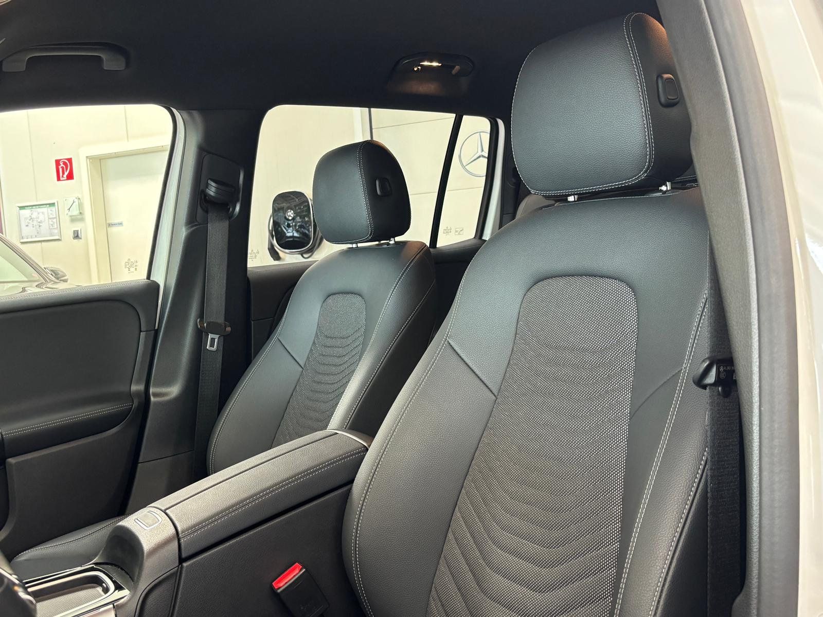 Fahrzeugabbildung Mercedes-Benz EQB 300 4M FACELIFT+ADV.SOUND+CARPLAY+KEYLESS+VZ