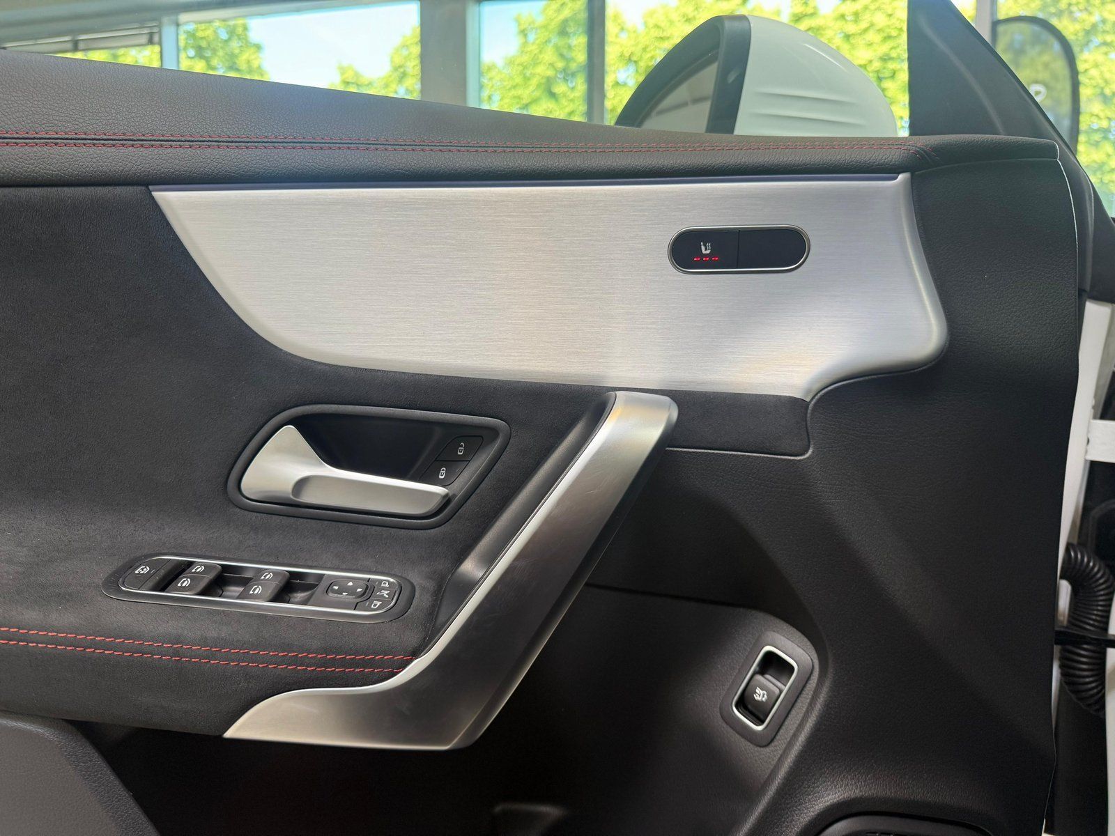 Fahrzeugabbildung Mercedes-Benz CLA 180 SB AMG PANO+19"+360+TOTW.+DISTR+CARPLAY
