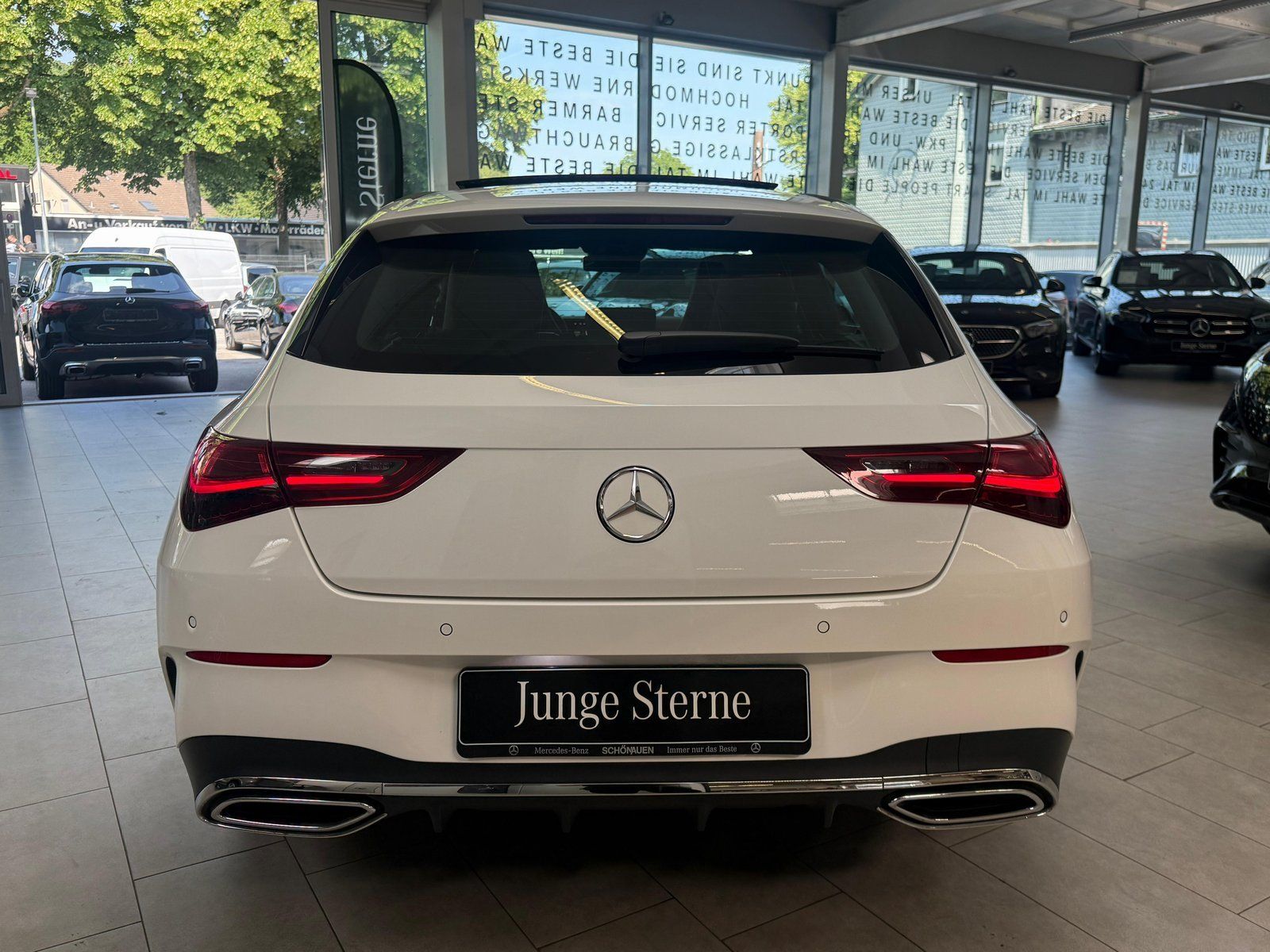 Fahrzeugabbildung Mercedes-Benz CLA 180 SB AMG PANO+19"+360+TOTW.+DISTR+CARPLAY