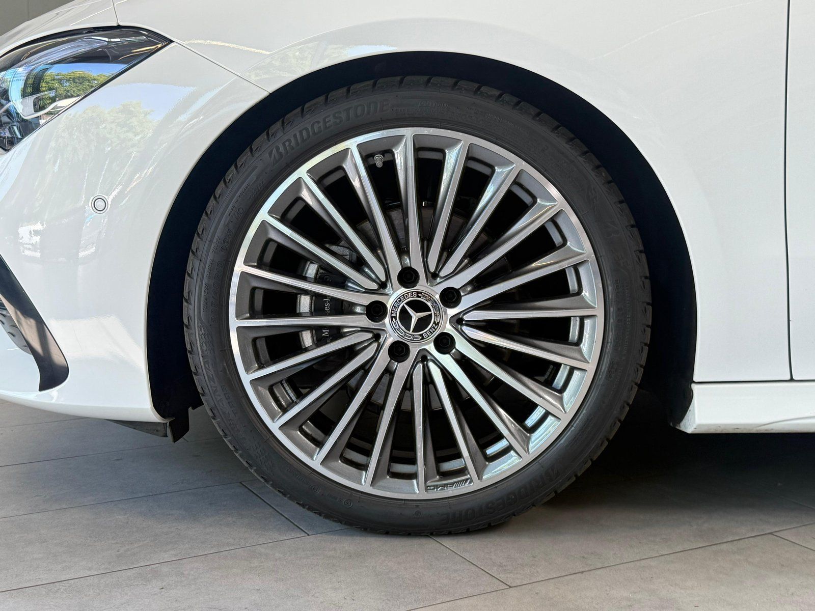 Fahrzeugabbildung Mercedes-Benz CLA 180 SB AMG PANO+19"+360+TOTW.+DISTR+CARPLAY