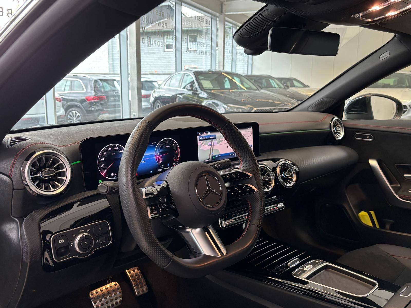 Fahrzeugabbildung Mercedes-Benz CLA 220 d Coupé AMG PREMIUM+CARPLAY+VZ+KEYLESS