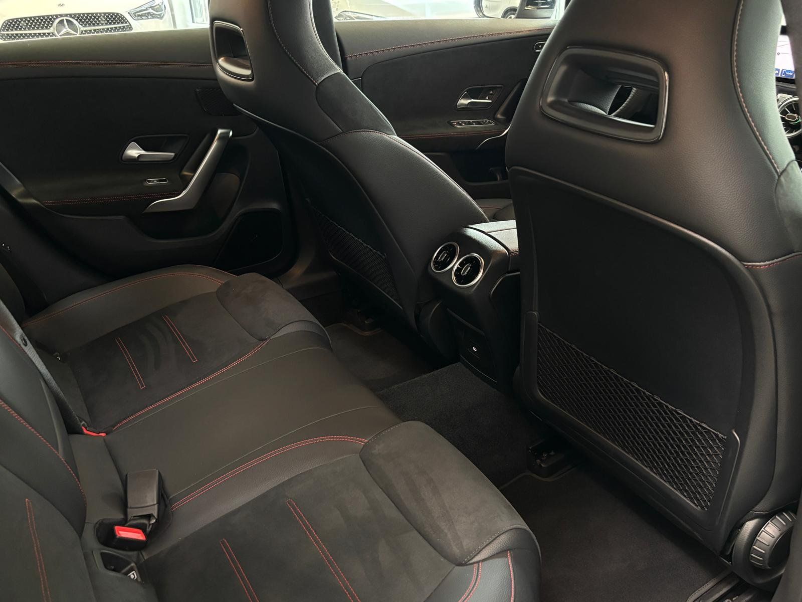 Fahrzeugabbildung Mercedes-Benz CLA 220 d Coupé AMG PREMIUM+CARPLAY+VZ+KEYLESS