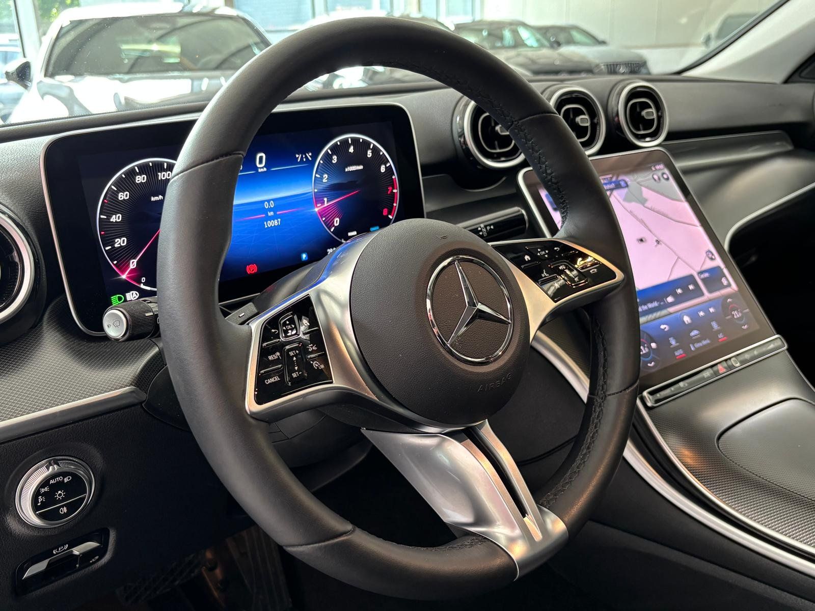 Fahrzeugabbildung Mercedes-Benz C 200 PANO+DIGITAL+360°+MEMO+CARPLAY+PRIVACY