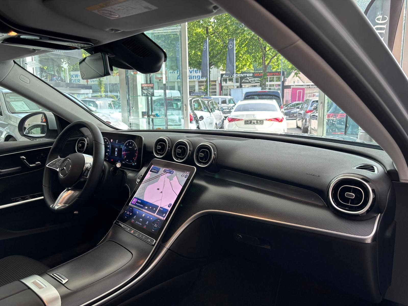 Fahrzeugabbildung Mercedes-Benz C 200 PANO+DIGITAL+360°+MEMO+CARPLAY+PRIVACY