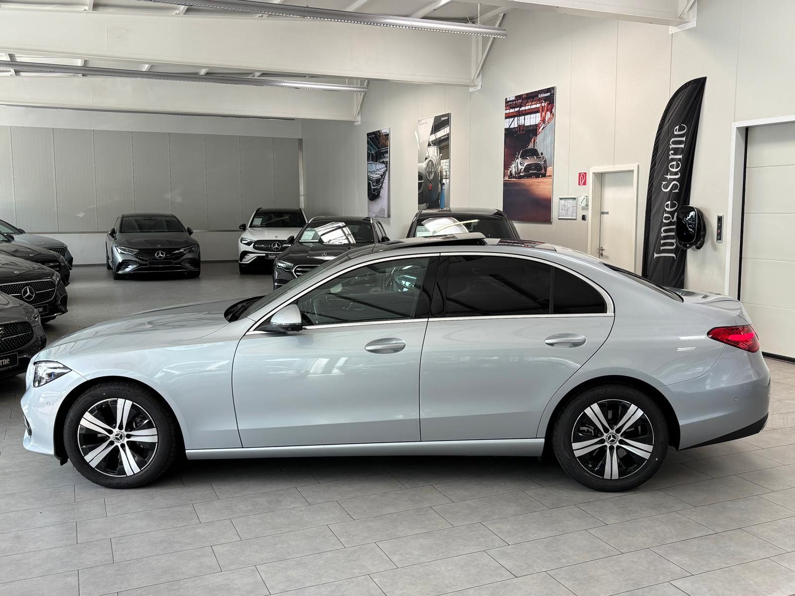 Fahrzeugabbildung Mercedes-Benz C 200 PANO+DIGITAL+360°+MEMO+CARPLAY+PRIVACY