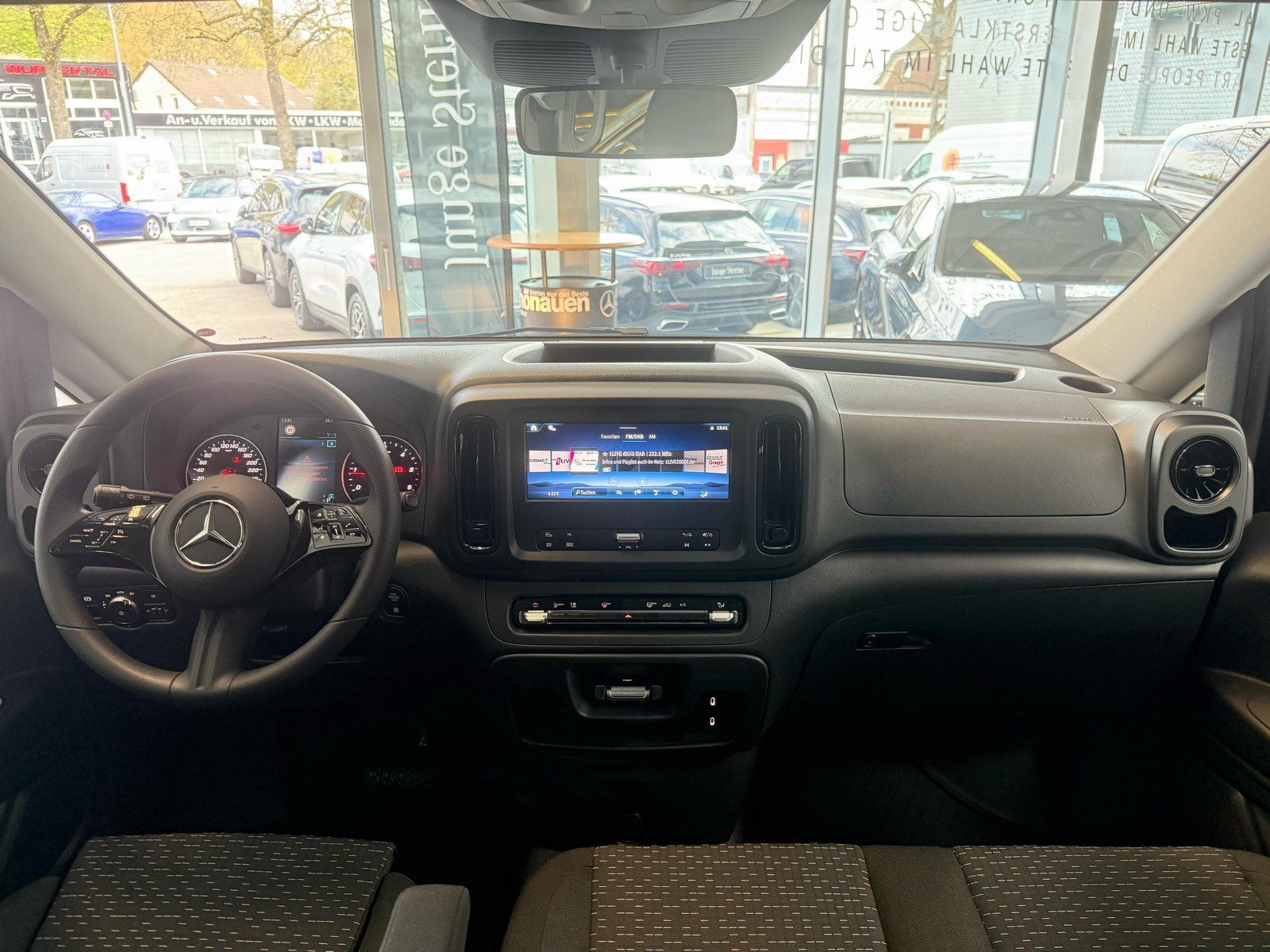 Fahrzeugabbildung Mercedes-Benz Vito 114 CDI Tourer PRO Lang SCHULBUS+9-S+MBUX