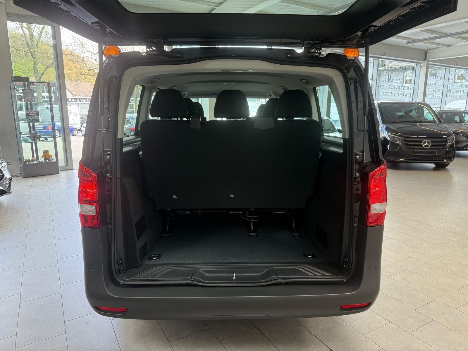 Fahrzeugabbildung Mercedes-Benz Vito 114 CDI Tourer PRO Lang SCHULBUS+9-S+MBUX