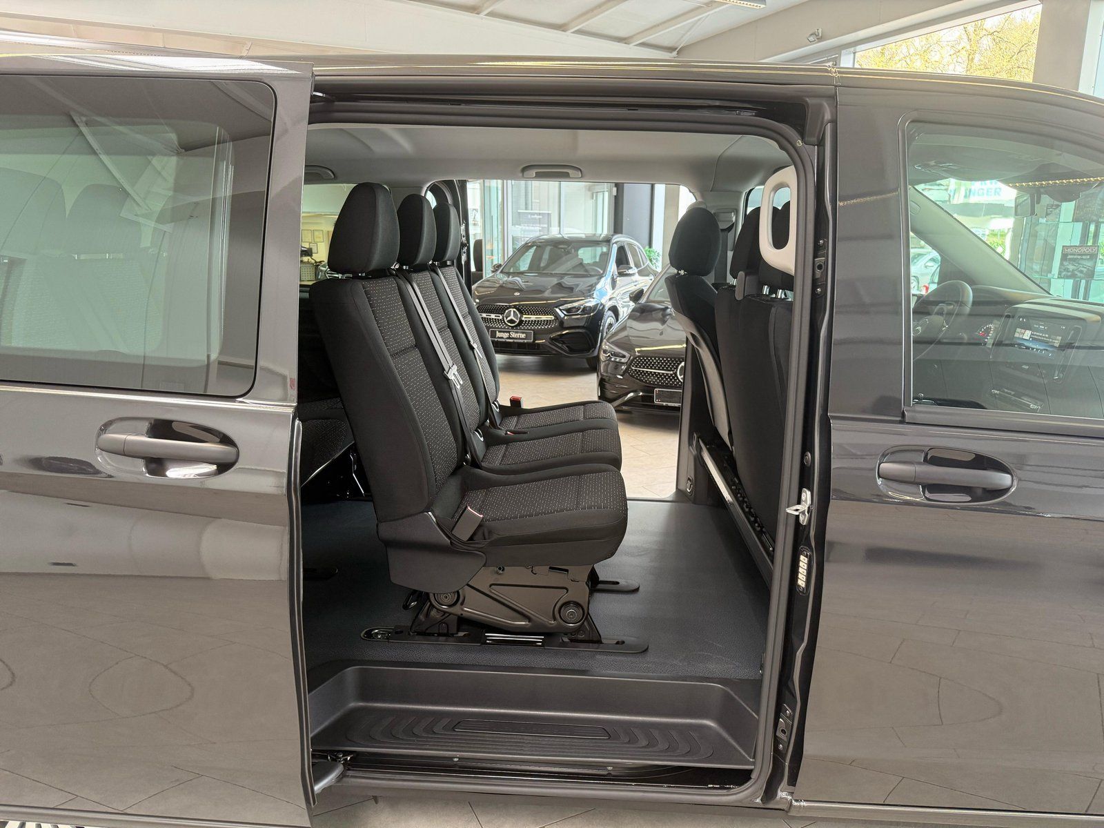 Fahrzeugabbildung Mercedes-Benz Vito 114 CDI Tourer PRO Lang SCHULBUS+9-S+MBUX