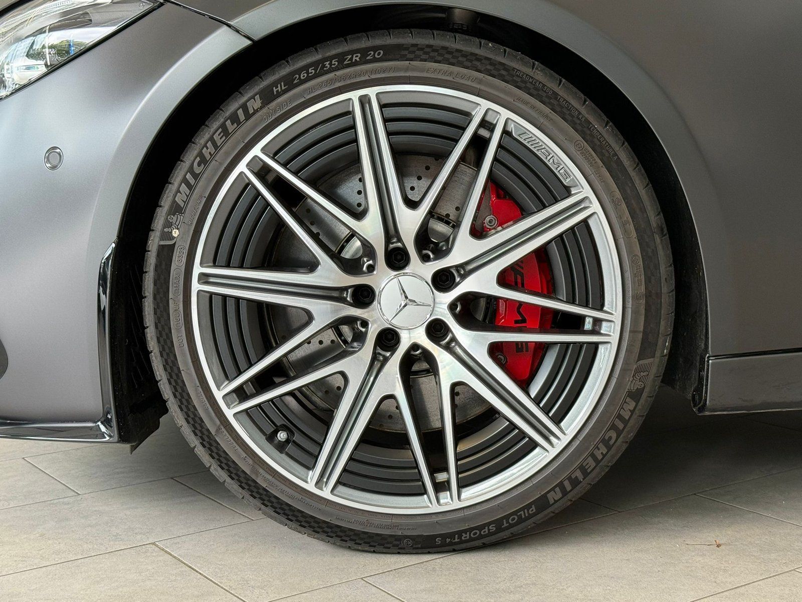 Fahrzeugabbildung Mercedes-Benz C 63 S E CARBON+MAGNO+AERO+DRIVERS PACK+NIGHT II