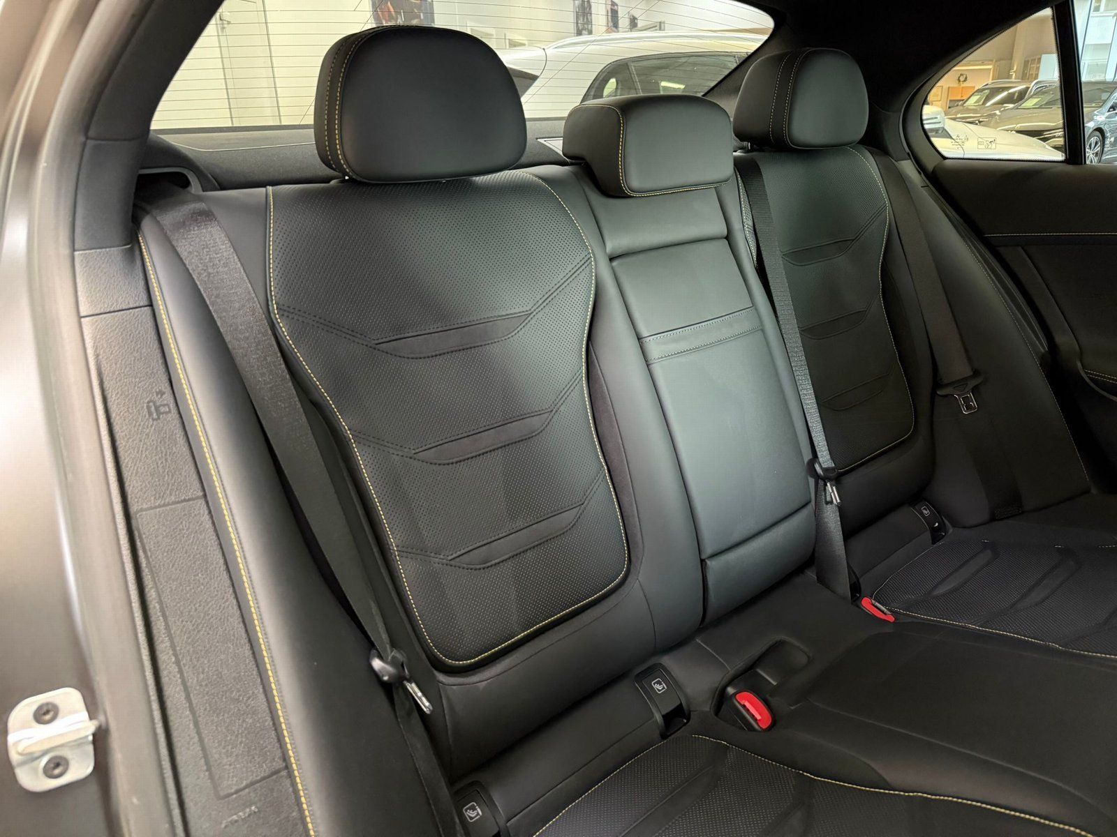 Fahrzeugabbildung Mercedes-Benz C 63 S E CARBON+MAGNO+AERO+DRIVERS PACK+NIGHT II