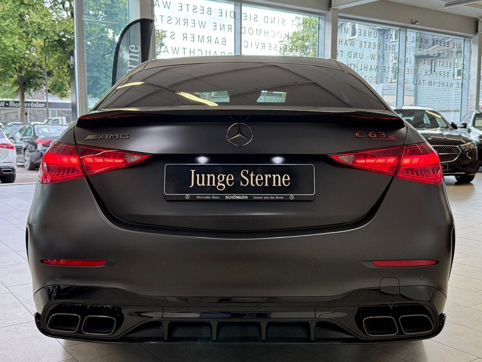 Fahrzeugabbildung Mercedes-Benz C 63 S E CARBON+MAGNO+AERO+DRIVERS PACK+NIGHT II