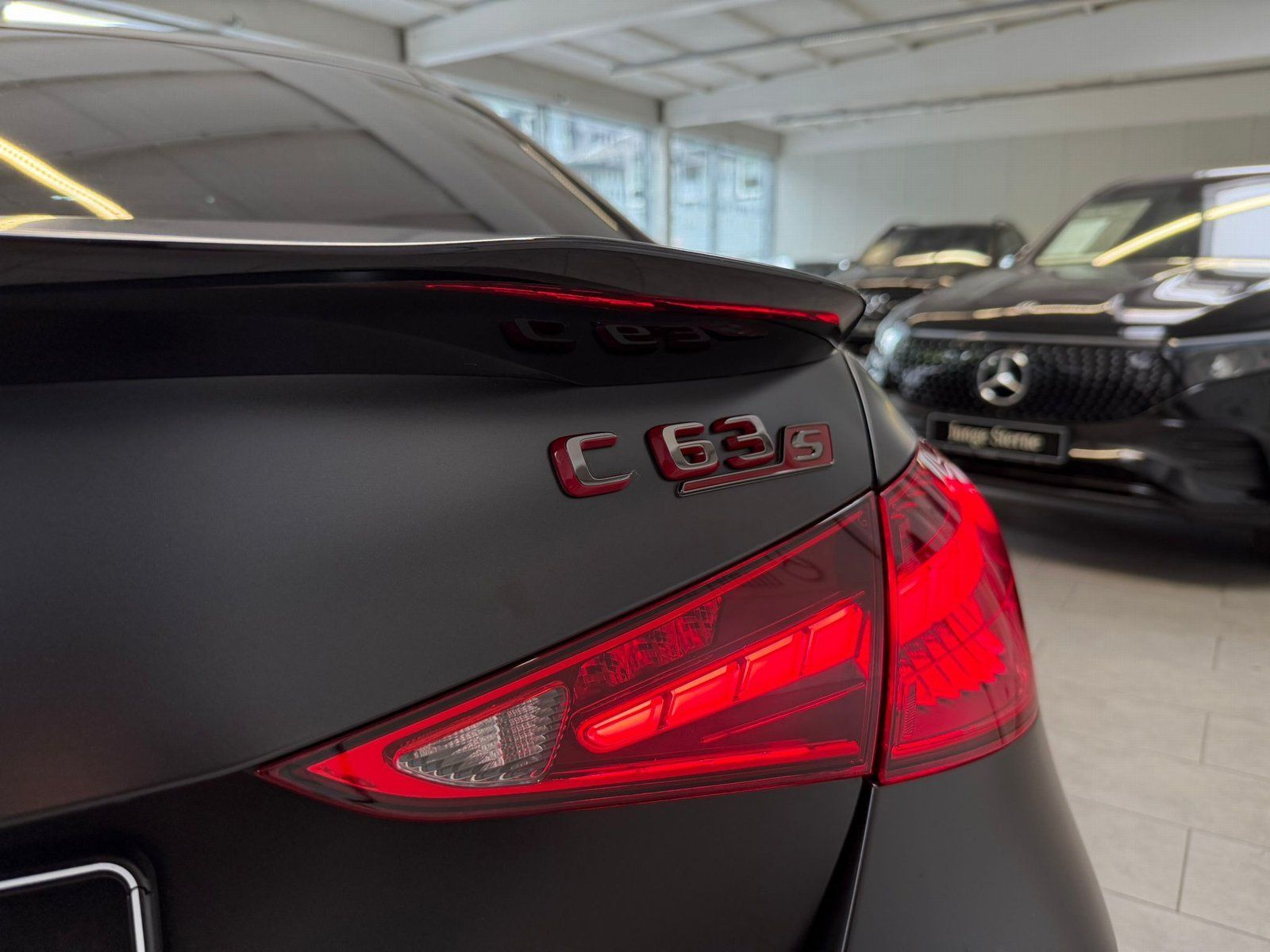 Fahrzeugabbildung Mercedes-Benz C 63 S E CARBON+MAGNO+AERO+DRIVERS PACK+NIGHT II