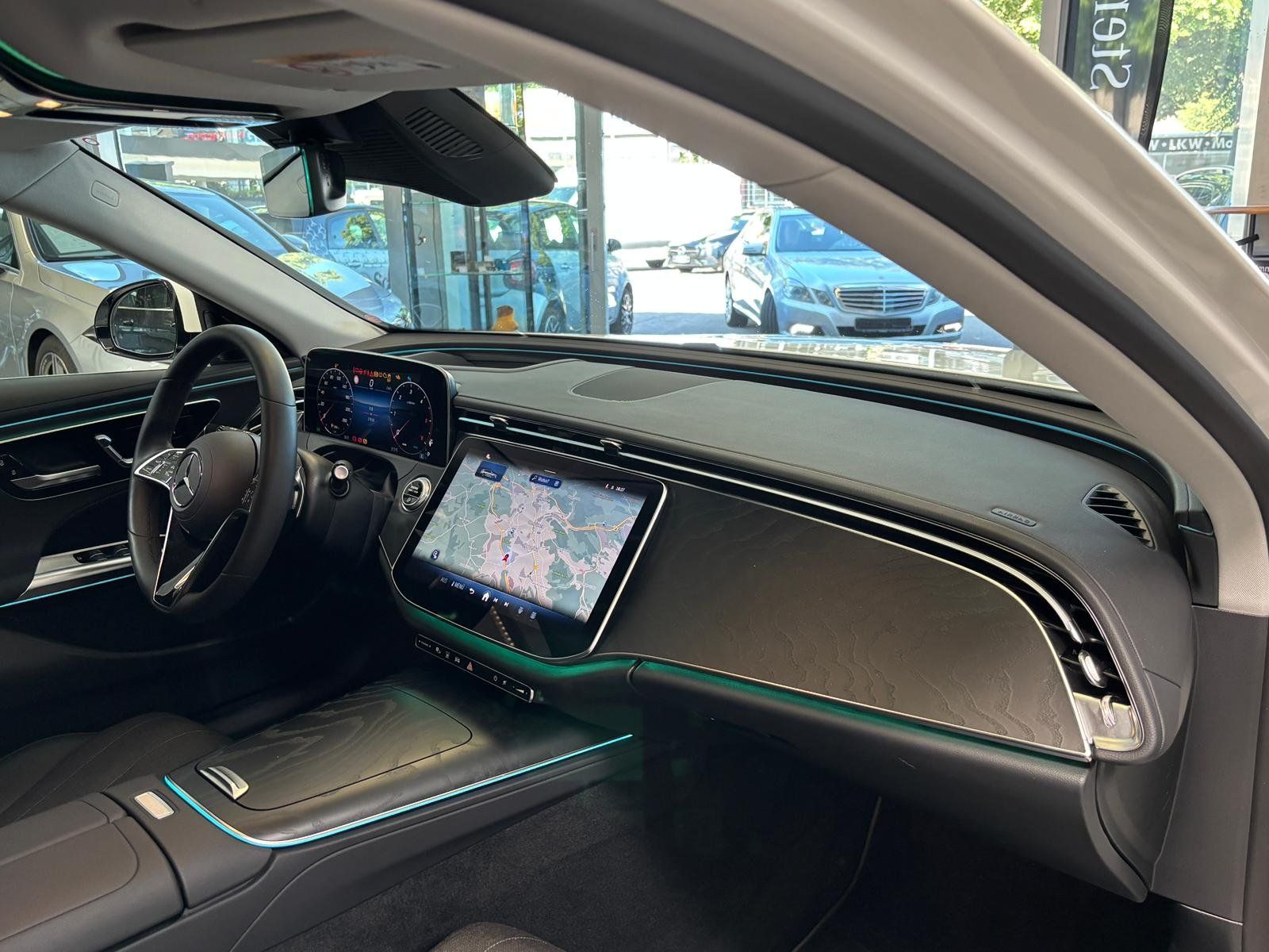 Fahrzeugabbildung Mercedes-Benz E 220 d T AVANTGARDE ADVPLUS+STDHZ+HUD+FAP+