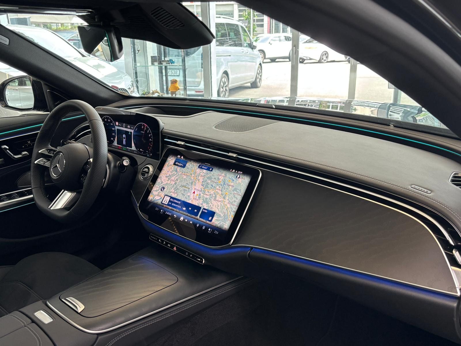 Fahrzeugabbildung Mercedes-Benz E 300 de 4M T AMG PANO+HUD+BURM+DIGI+AHK+20"