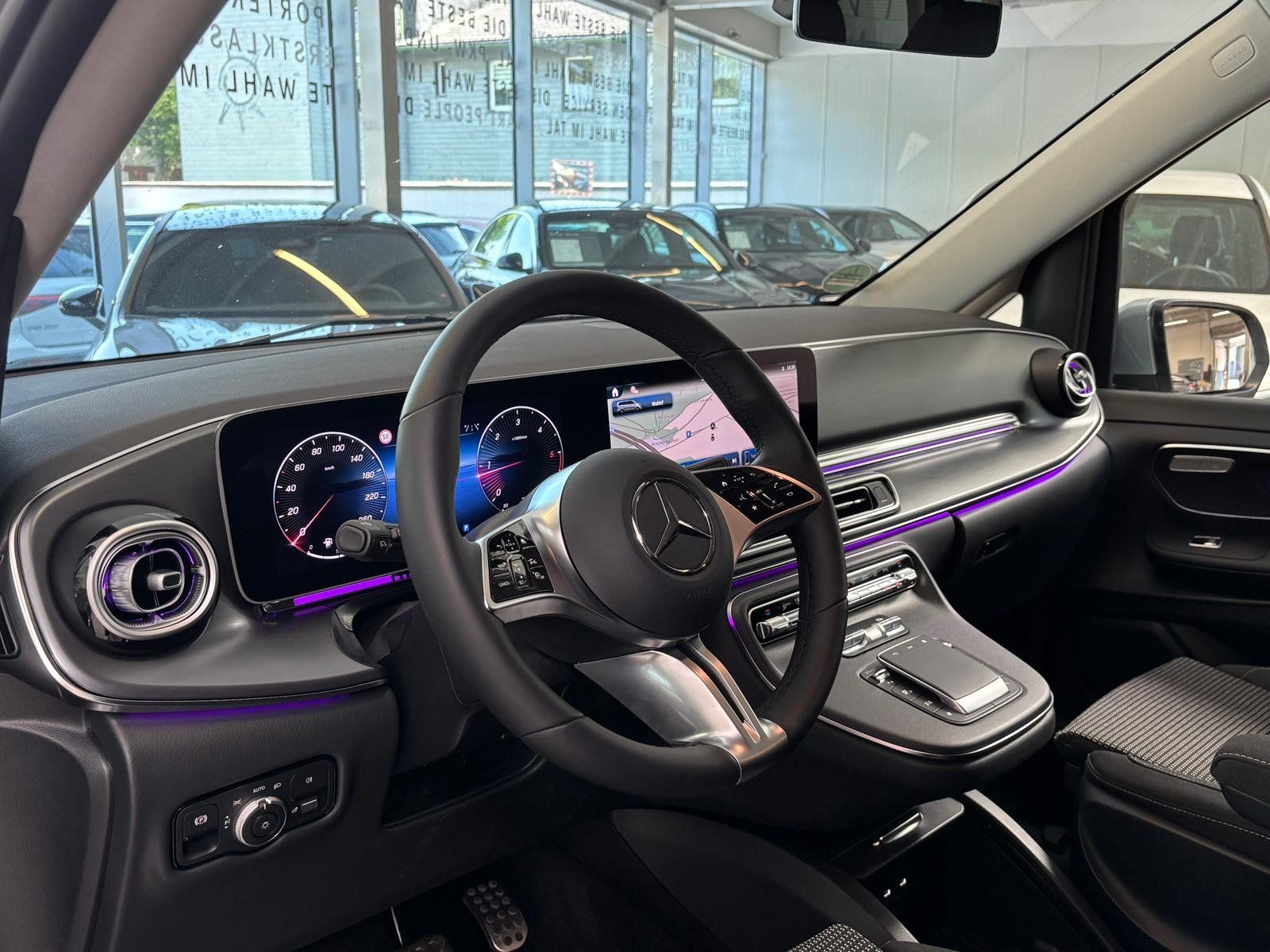 Fahrzeugabbildung Mercedes-Benz V 250 d STYLE Lang AHK+MBEAM+7SITZ+DISTR+THERMOT