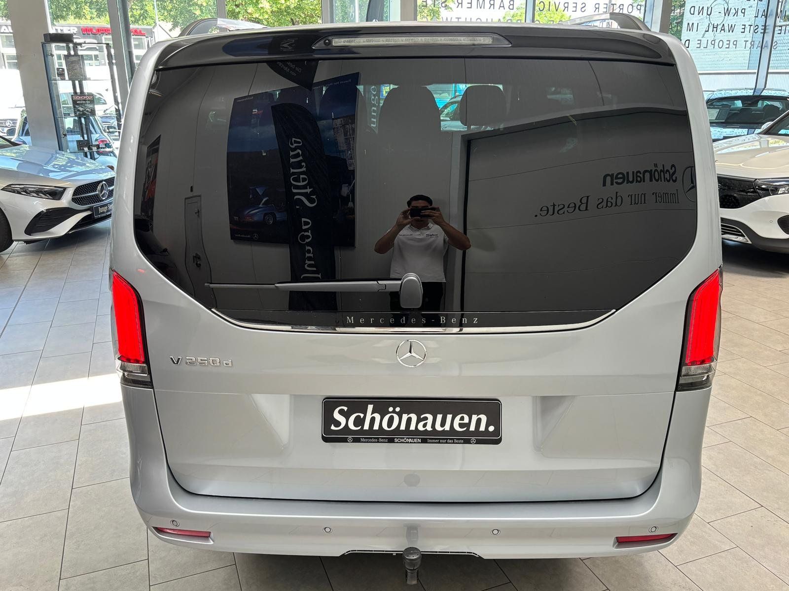 Fahrzeugabbildung Mercedes-Benz V 250 d STYLE Lang AHK+MBEAM+7SITZ+DISTR+THERMOT