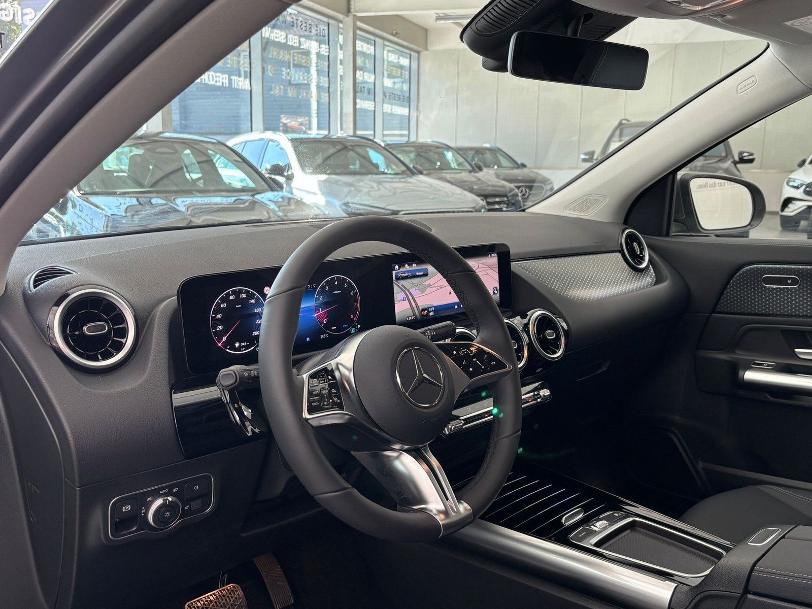 Fahrzeugabbildung Mercedes-Benz GLA 180 PROGRESSIVE ADVANCED+VOLLDIGI+PRIVACY