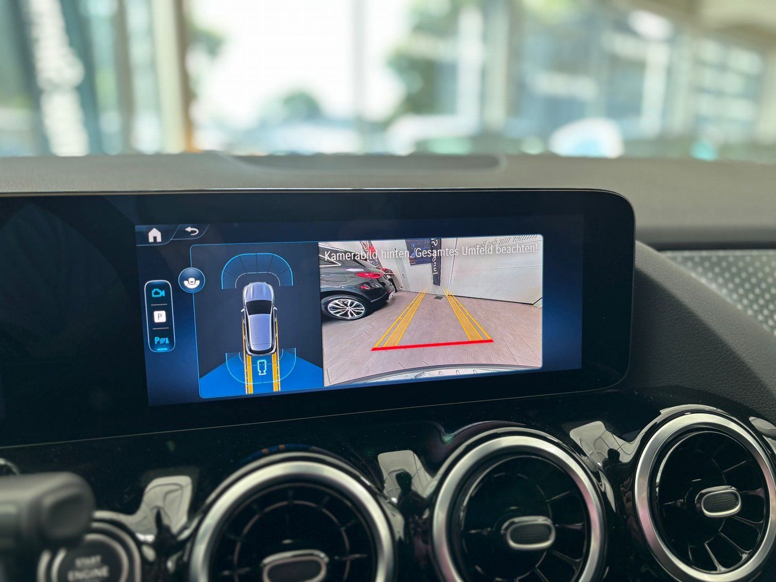 Fahrzeugabbildung Mercedes-Benz GLA 180 PROGRESSIVE ADVANCED+VOLLDIGI+PRIVACY