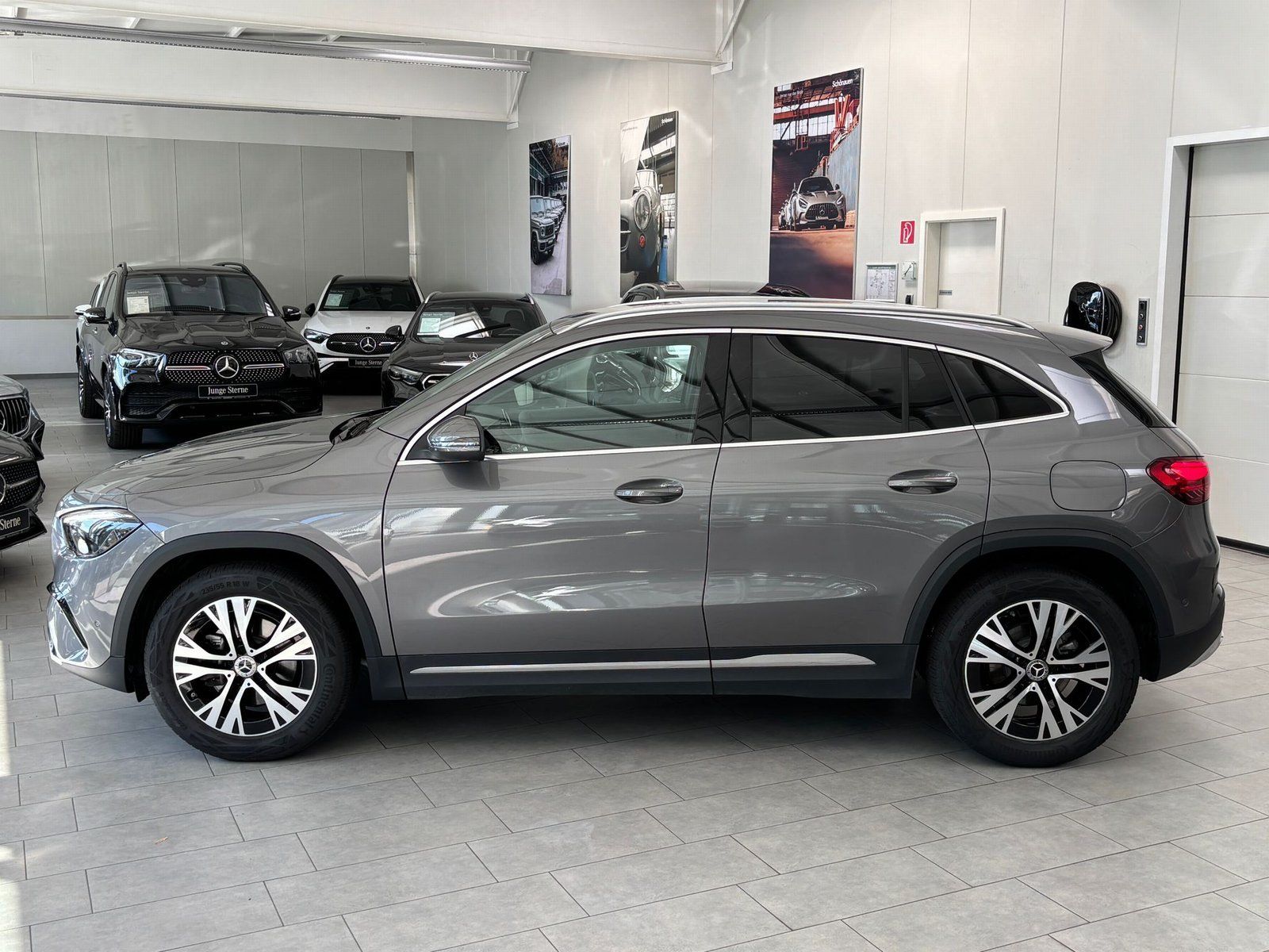 Fahrzeugabbildung Mercedes-Benz GLA 180 PROGRESSIVE ADVANCED+VOLLDIGI+PRIVACY