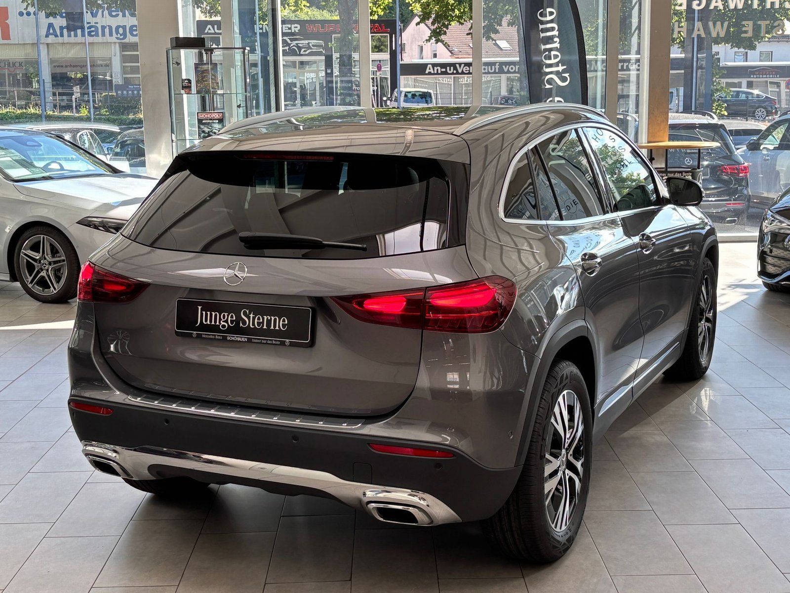 Fahrzeugabbildung Mercedes-Benz GLA 180 PROGRESSIVE ADVANCED+VOLLDIGI+PRIVACY