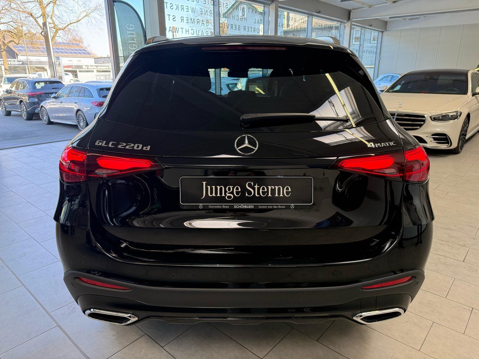 Fahrzeugabbildung Mercedes-Benz GLC 220 d 4M AMG AIRMATIC+HUD+BURM+MEMO+20+NIGHT