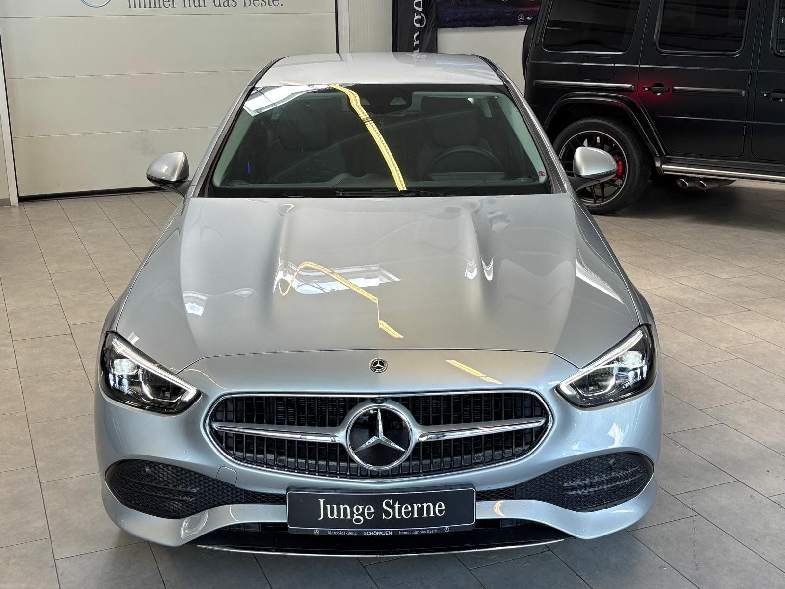 Fahrzeugabbildung Mercedes-Benz C 180 AVATNGARDE ADV+DISTRONIC+360°+WINTERPAKET