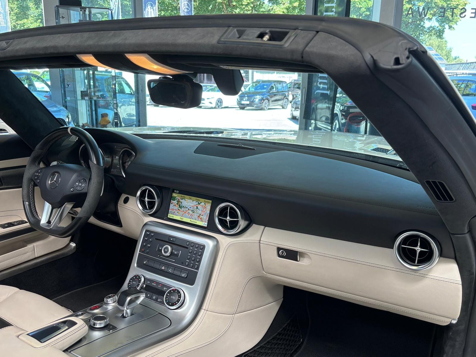 Fahrzeugabbildung Mercedes-Benz SLS AMG Roadster DESIGNO+B&O+EX SCHWEIZ